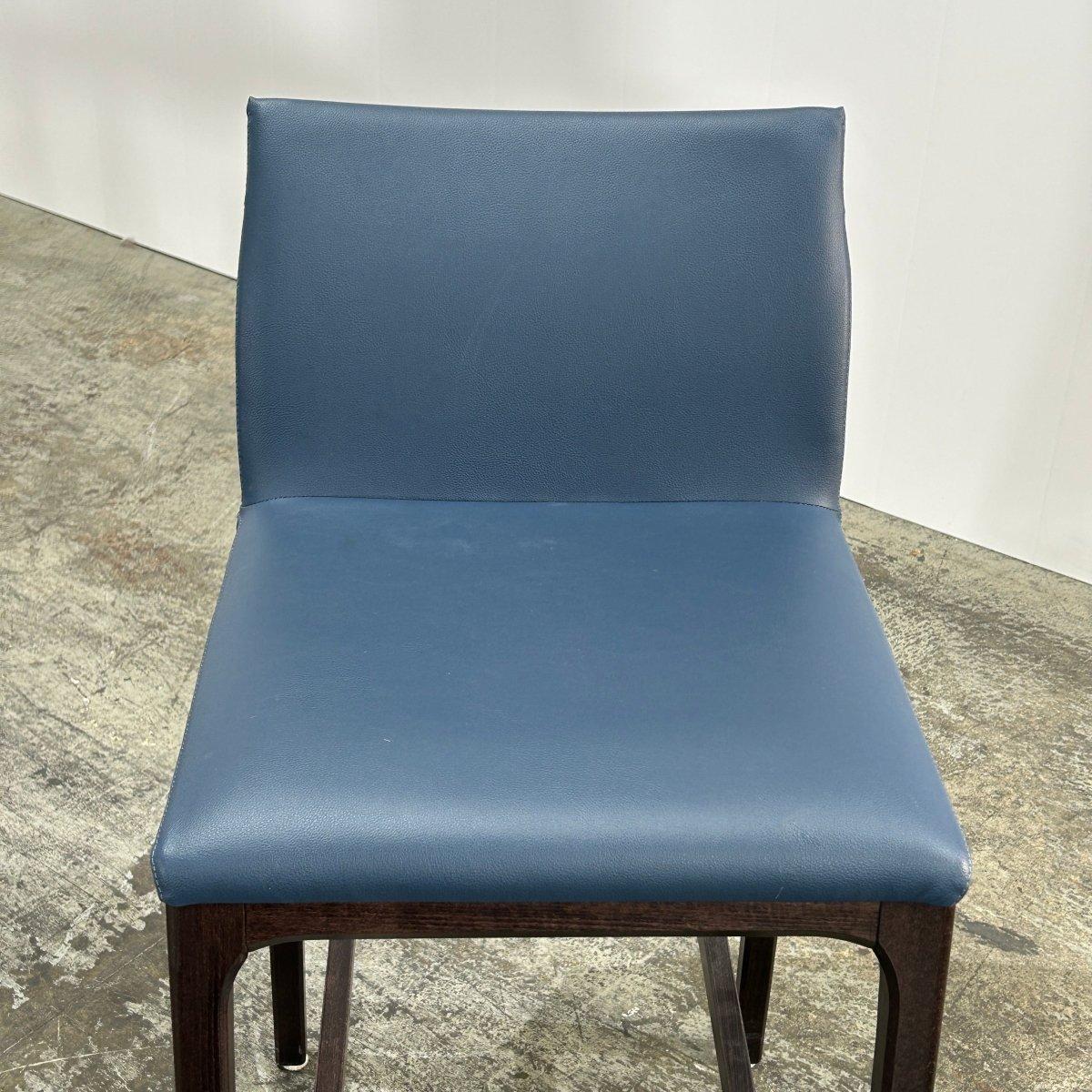 Cattelan Italia Arcadia Blue Leather Bar Stools by Paolo Cattelan, Set of Four (tabourets de bar en cuir bleu de Paolo Cattelan) en vente 9
