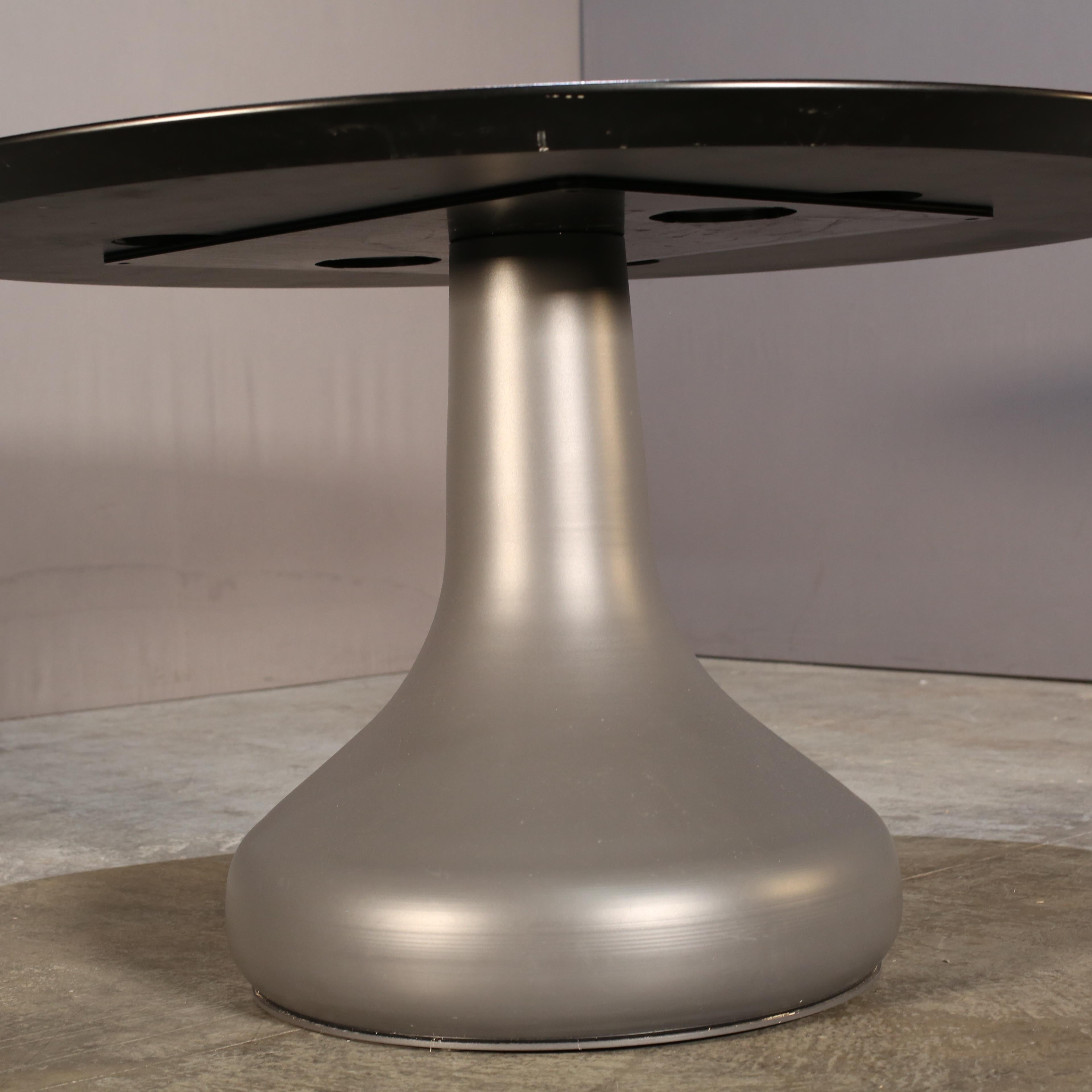 Aluminium Cattelan Italia Table de salle à manger Bora Bora par Giorgio Cattelan en vente