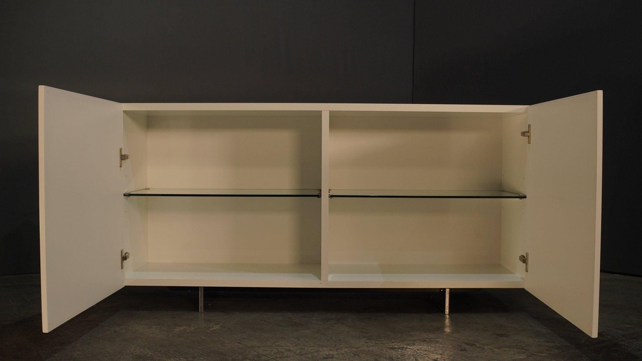 italien Enfilade de bateau Cattelan Italia par Andrea Lucatello en vente