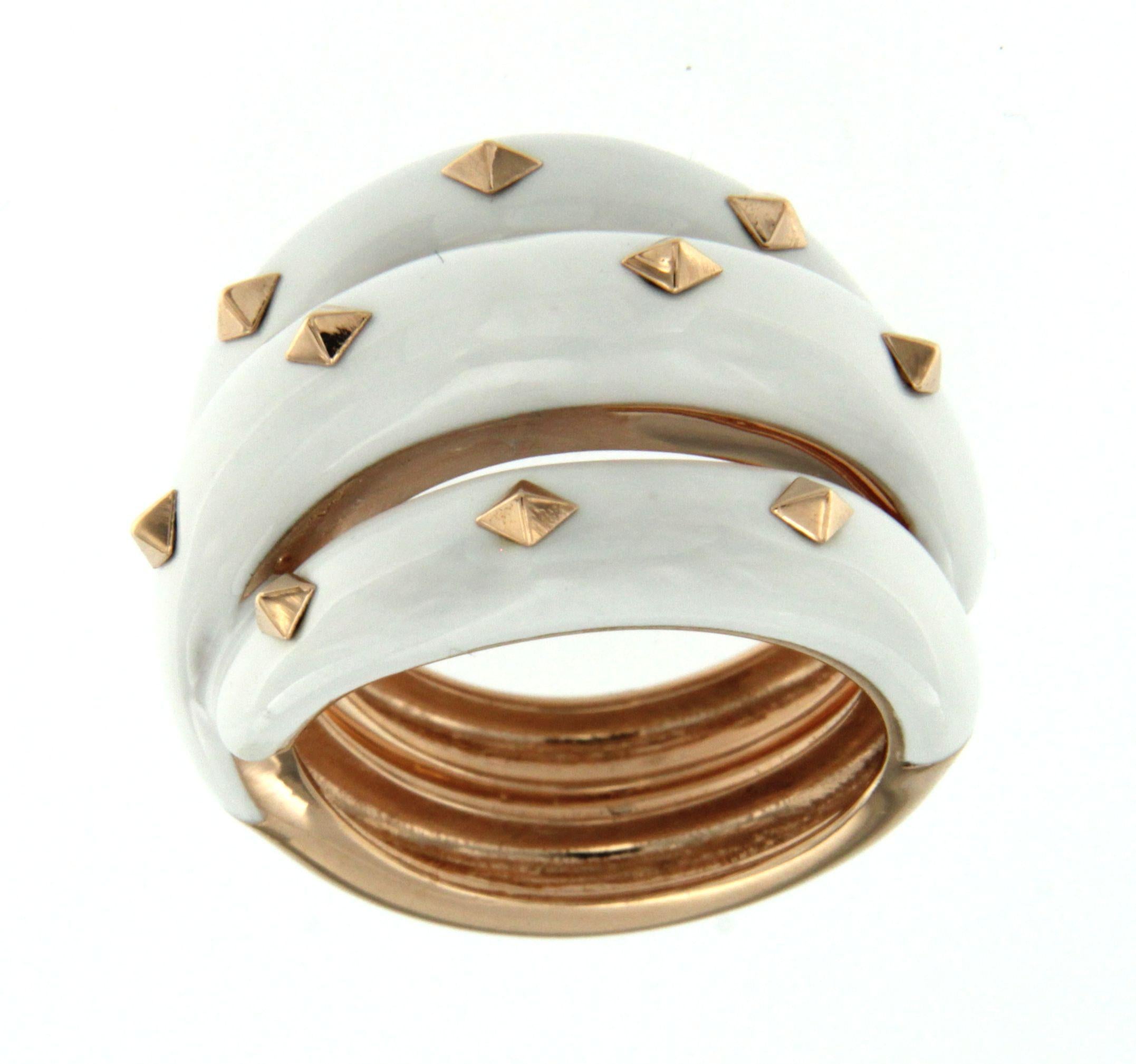 Cattiva Ring White Enamel Ring

White enamel rose gold ring .

Gold gr.14