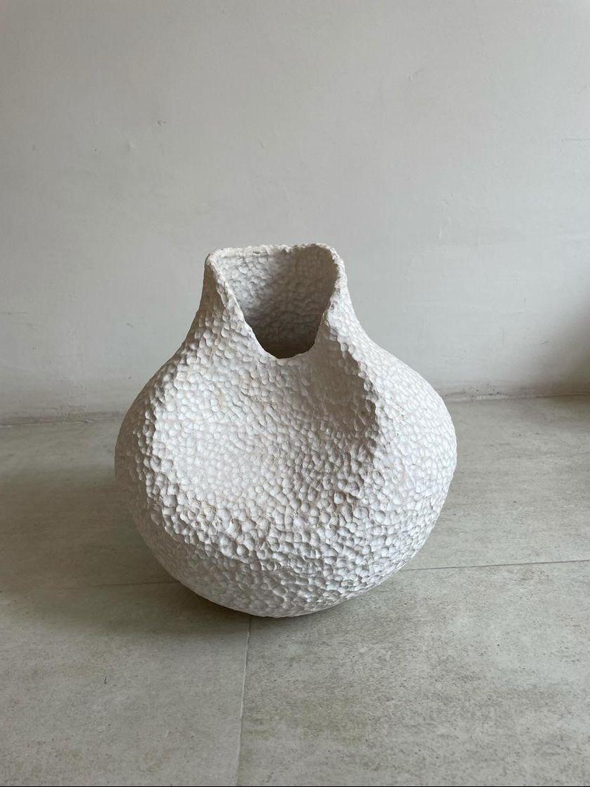 Organic Modern Catua Handmade Modern Ceramic Vase by Airedelsur  For Sale