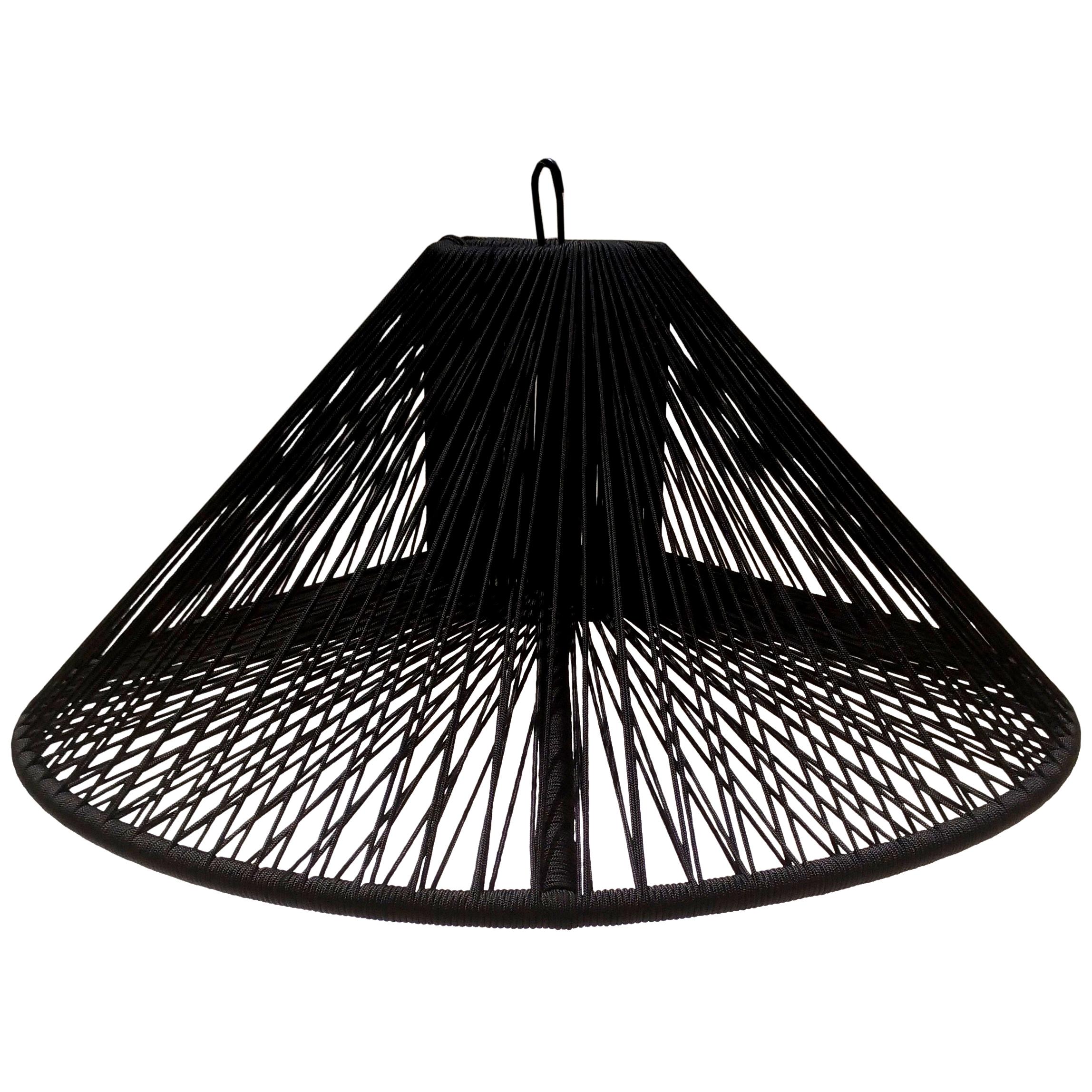 Caturité lamp in steel or stainless steel made with nautical rope.
  