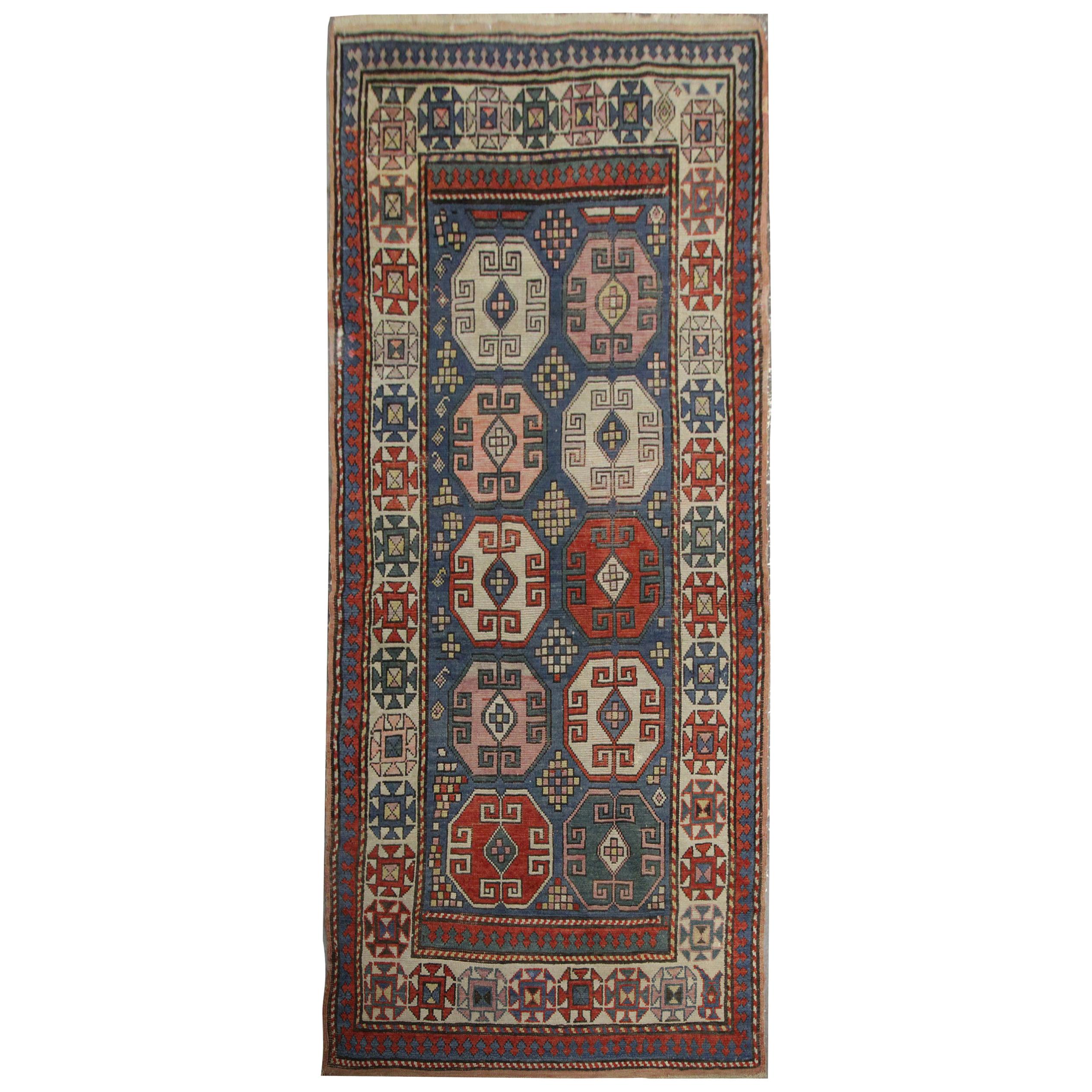 Tapis caucasien ancien fait à la main, entrée de laine rouge et bleue Oriental en vente