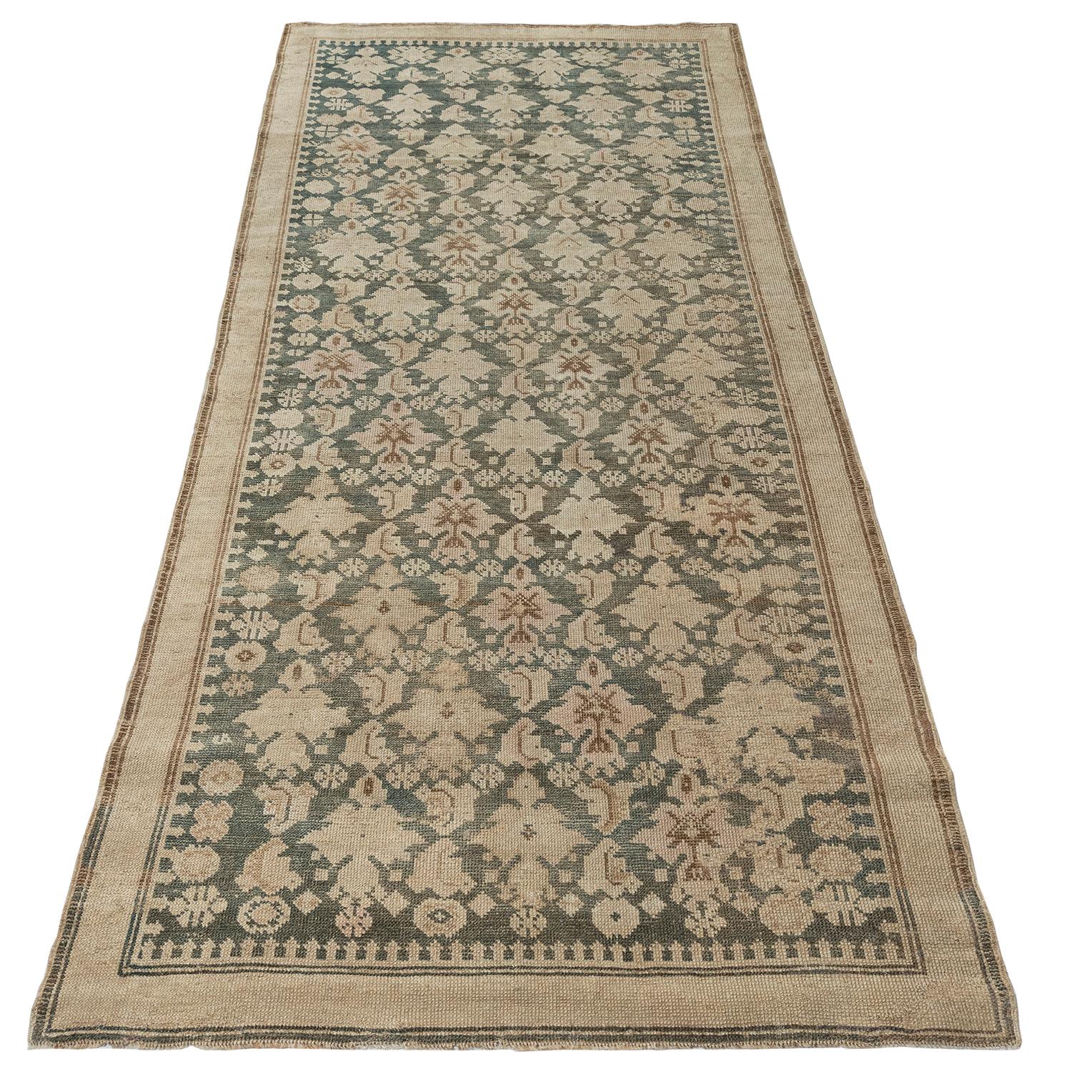 Runner antico caucasico con design tonale all-over In condizioni ottime in vendita a New York, NY