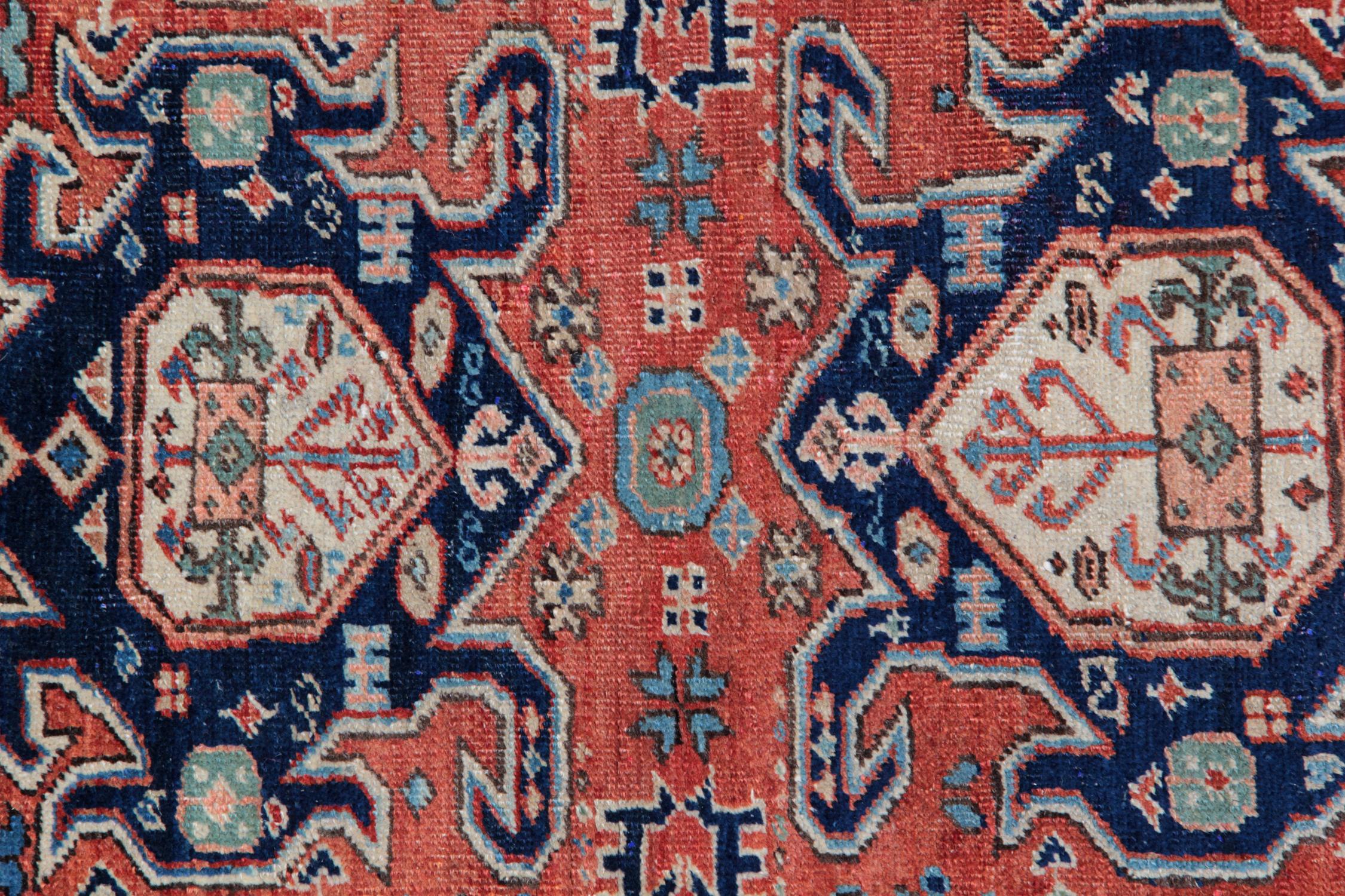 Kaukasischer Teppich Handgefertigt Antike Teppiche Traditioneller rostfarbener Kazak Teppich (Stammeskunst) im Angebot