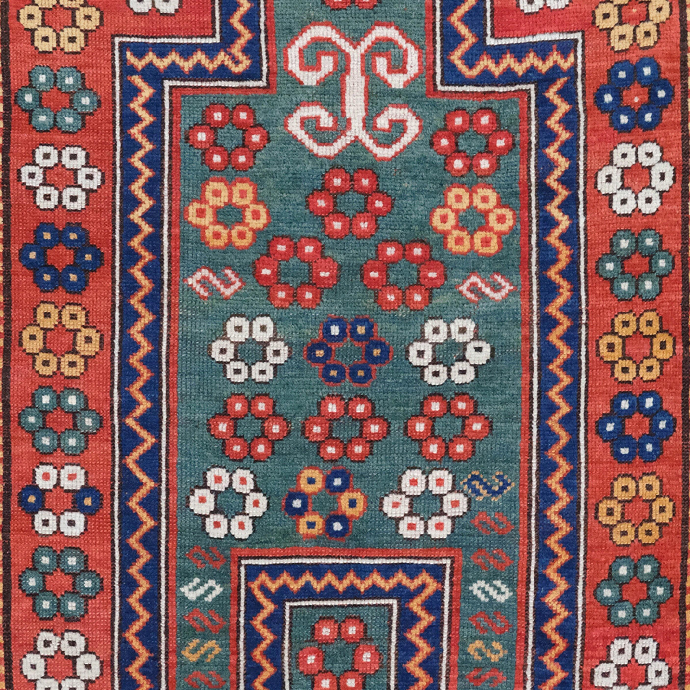 Caucasian Fahrola Prayer Rug - 19th Century Fahrola Prayer Rug In Good Condition For Sale In Sultanahmet, 34
