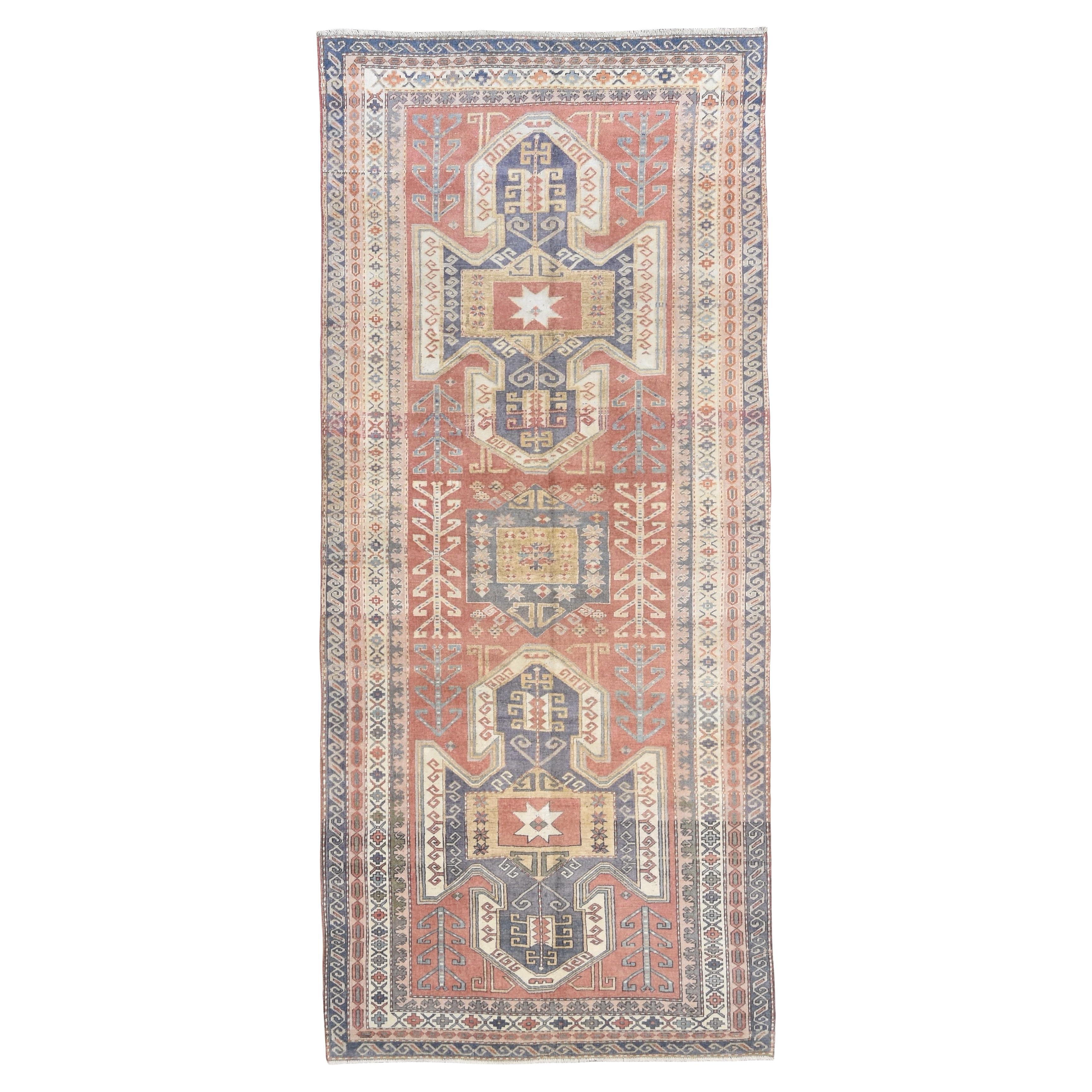 Runner in lana rosso e blu vintage in stile kazako caucasico 5'4''x12' in vendita