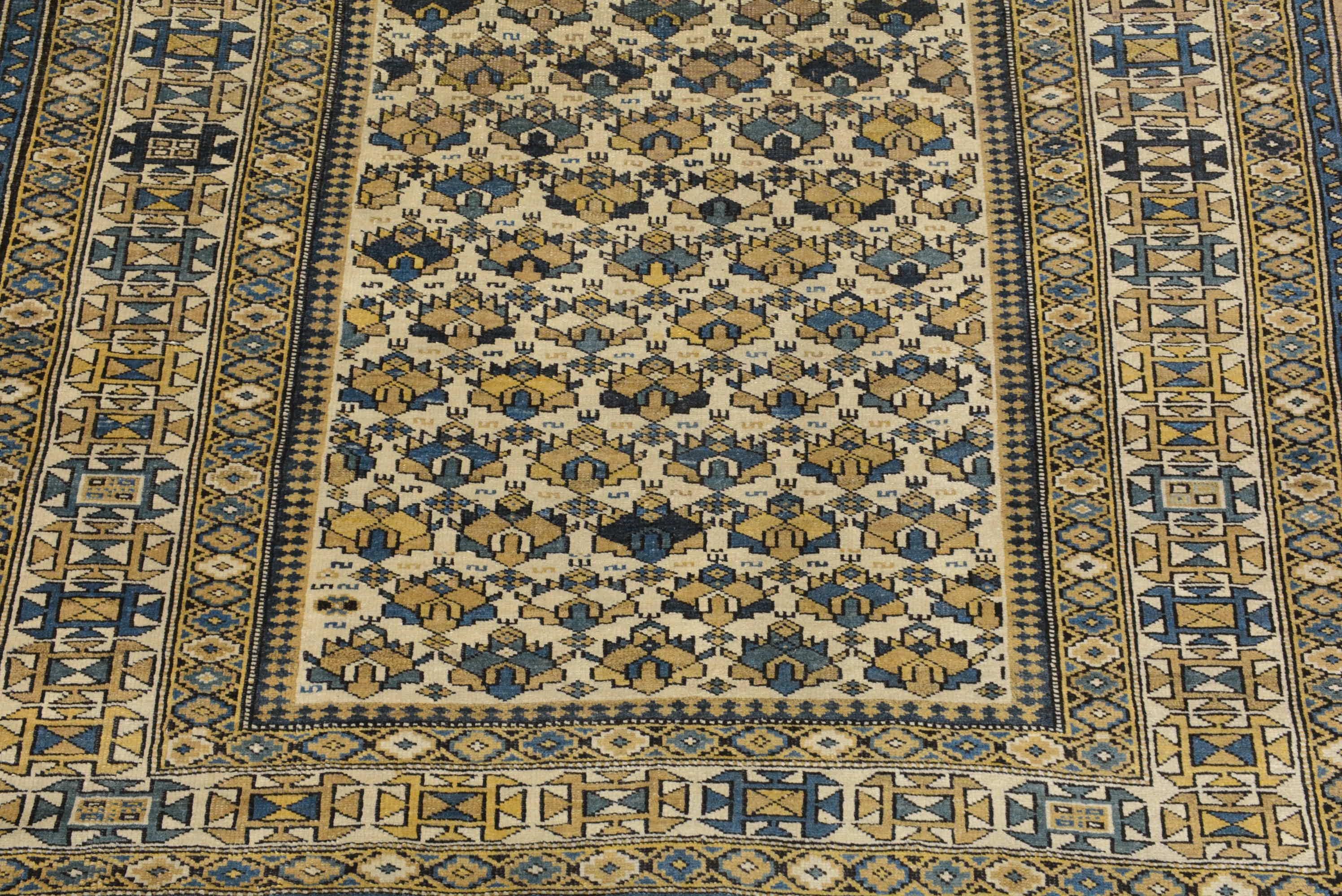 Kuba est le plus grand centre de tissage de tapis de la région du Caucase. Située dans le nord-est, près de la mer Caspienne, cette région est connue pour sa production de tapis à densité moyenne, avec des piles basses sur des fondations solides.