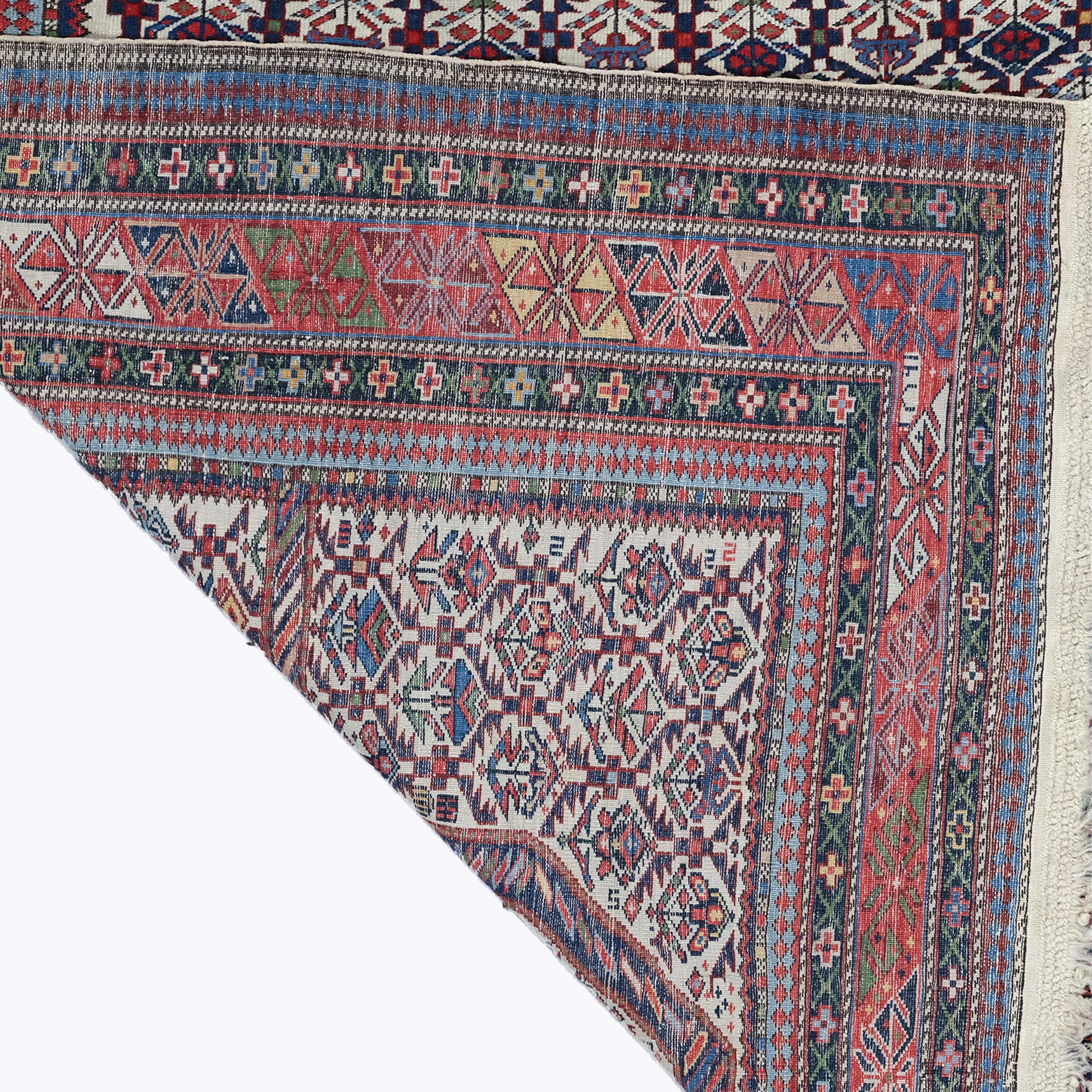 Laine Tapis caucasien ancien Shirvan daté de 1855 - Tapis caucasien ancien en vente