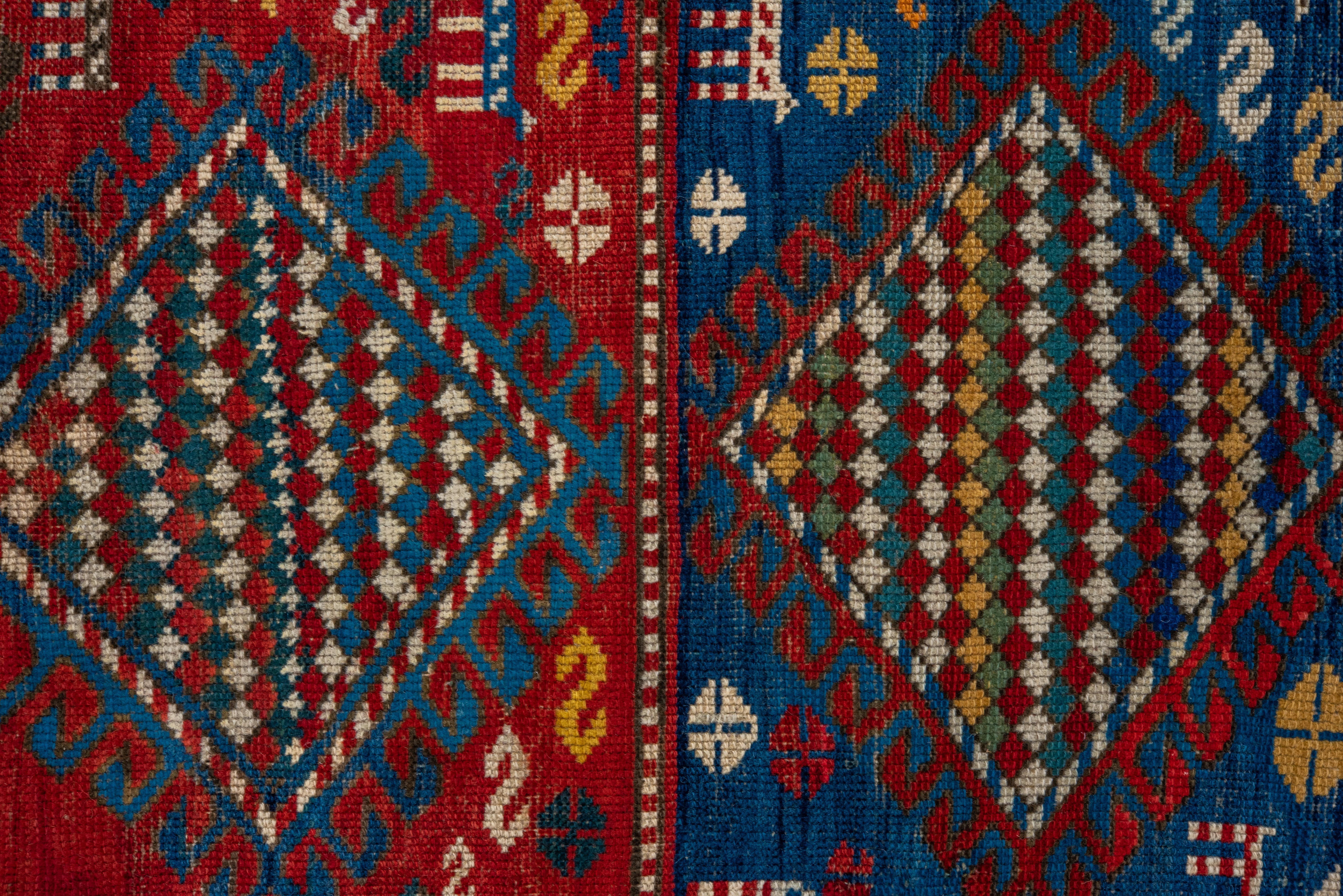 Kaukasischer Quad-Diamant in brillanten Blau-Rot-Tönen im Angebot 2