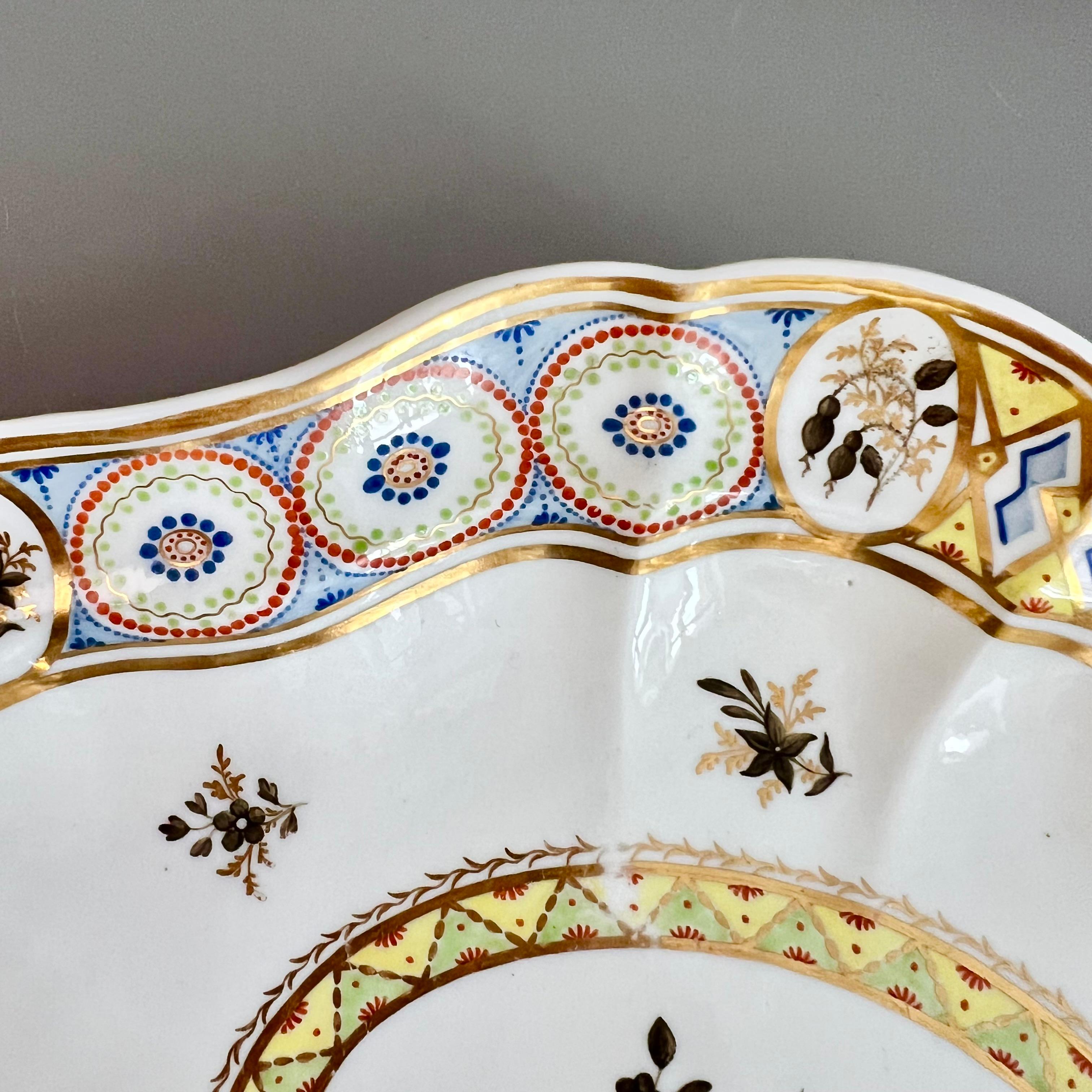 Plato Caughley, diseño arlequín al estilo del servicio Donegall, ca 1793 Pintado a mano en venta