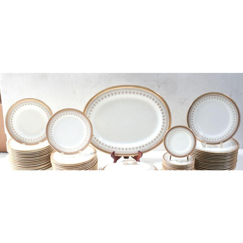 Cauldon England 9 Piece dinner service for 16, Gilt Rim Designs, circa 1920

Copeland mark to the underside. The set comes with 16 bouillon cup and saucers, rimmed soup bowls, luncheon plates, salad plates, bread & butter plates, tureen, creamer,