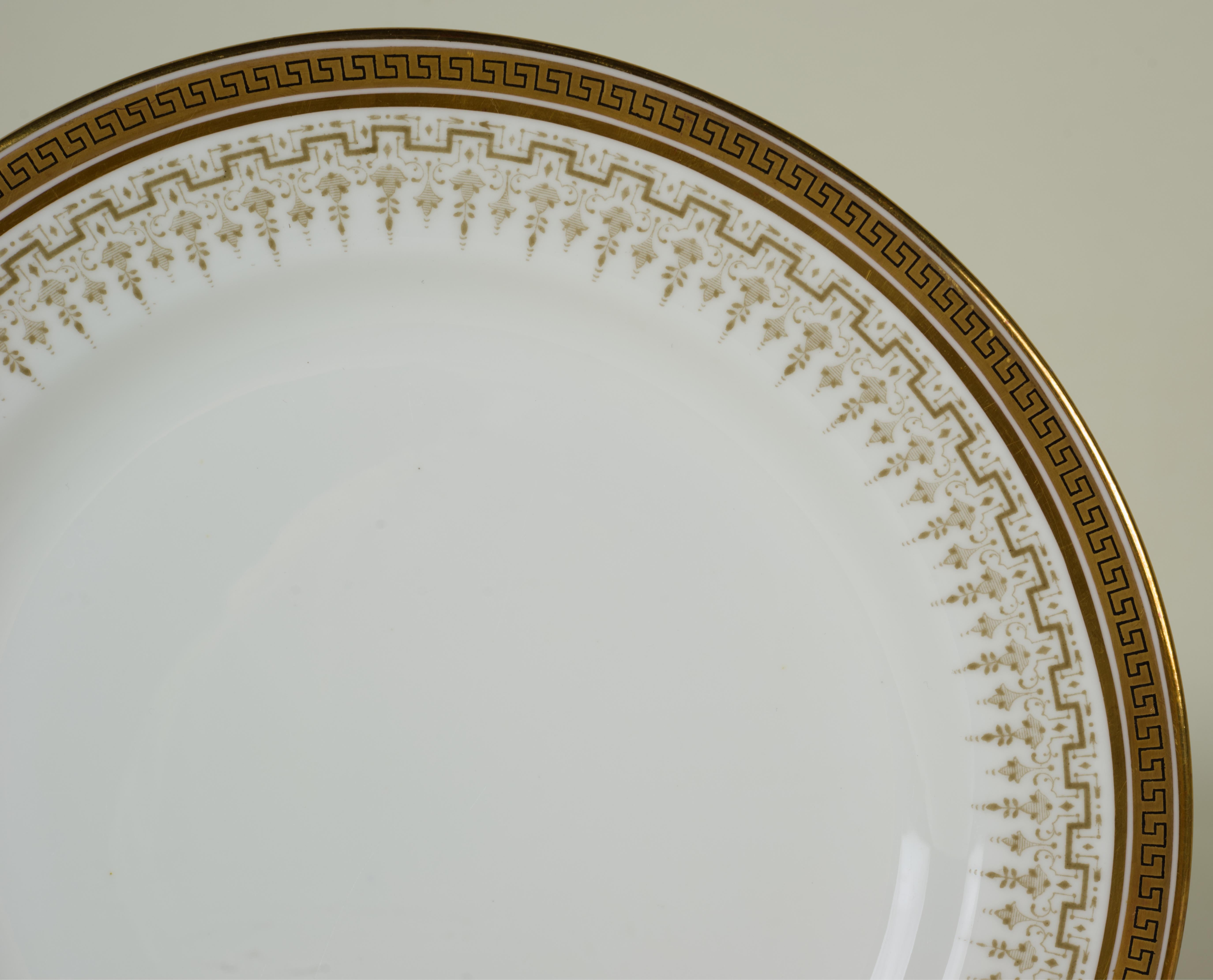 English Cauldon set of 6 luncheon plates in H8413 pattern, 1904-1915 For Sale