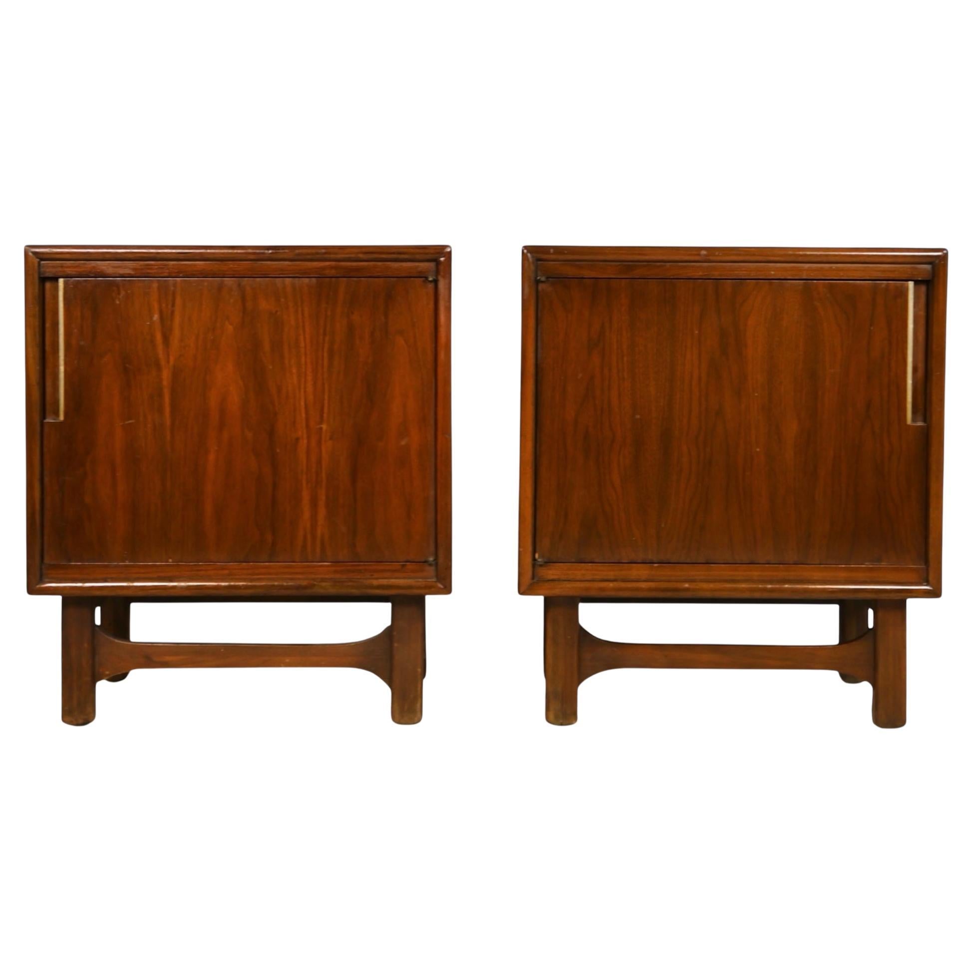 Cavalier Corporation Vintage Mid Century Modern Pair of Nightstands c. 1960s