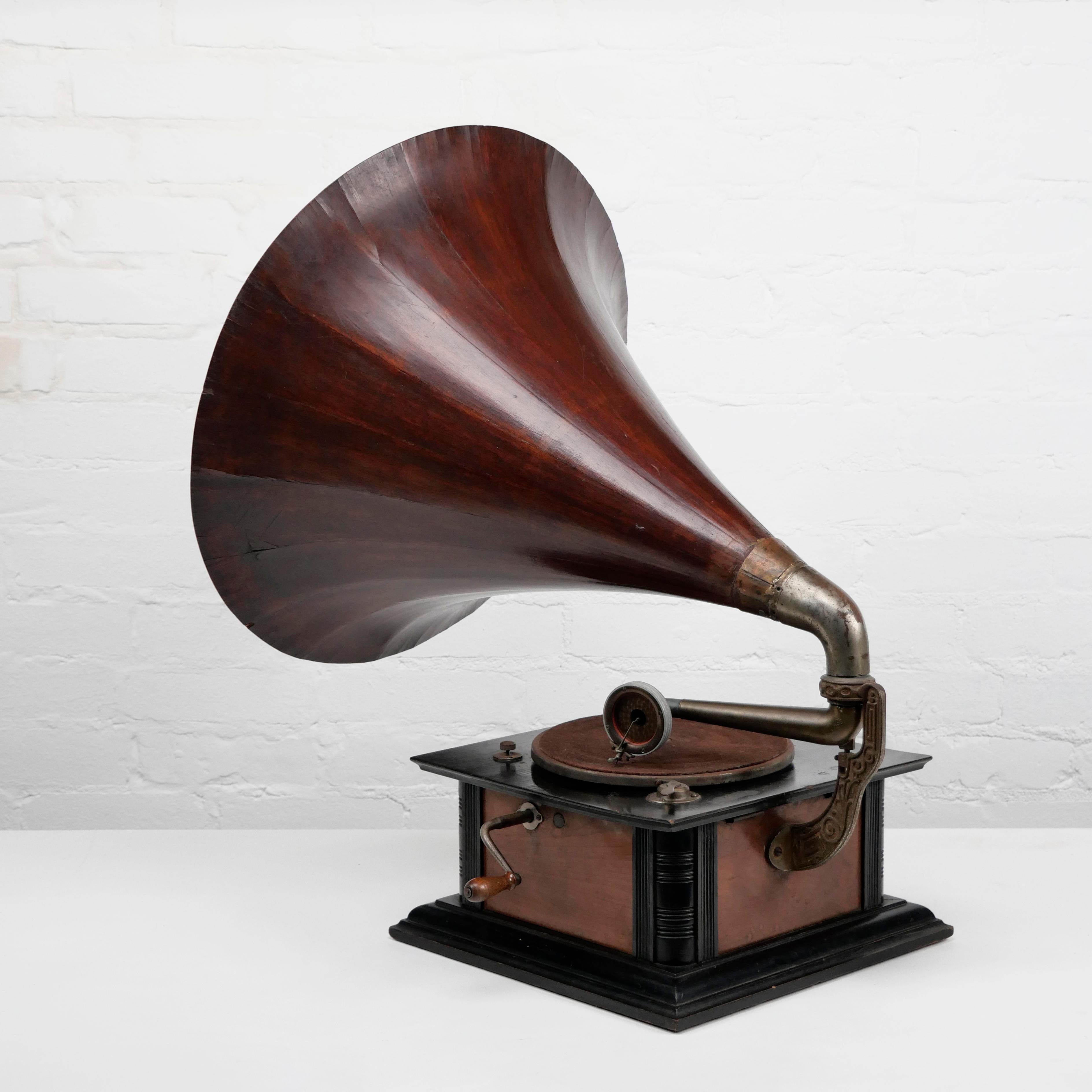 Métal Gramophone à cornet en bois 