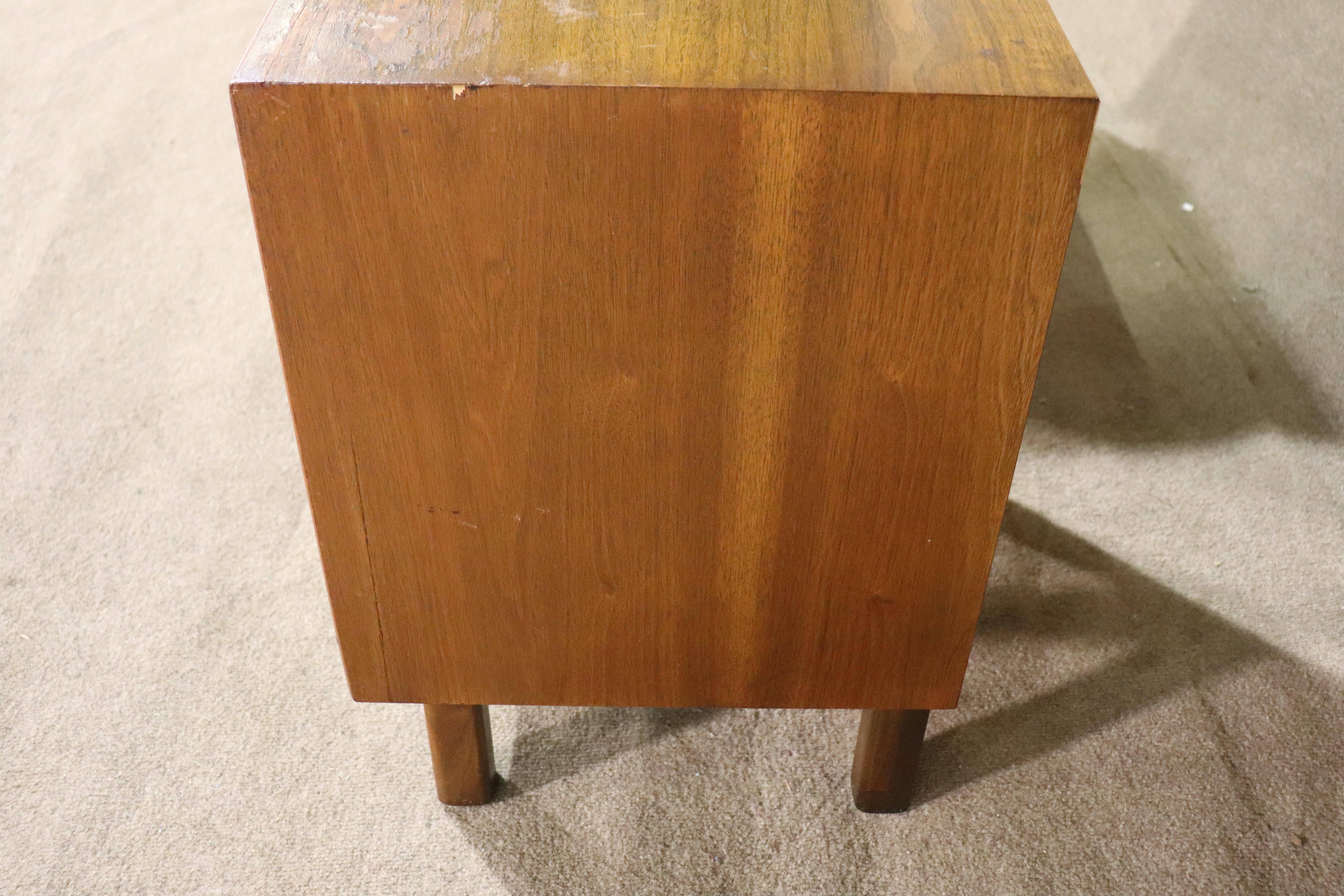 20th Century Cavalier Furniture Bedside Tables For Sale