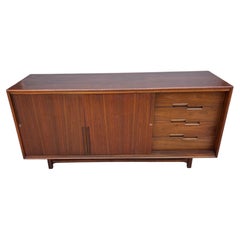 Niedrige Kommode im Cavalier-Stil / Sideboard