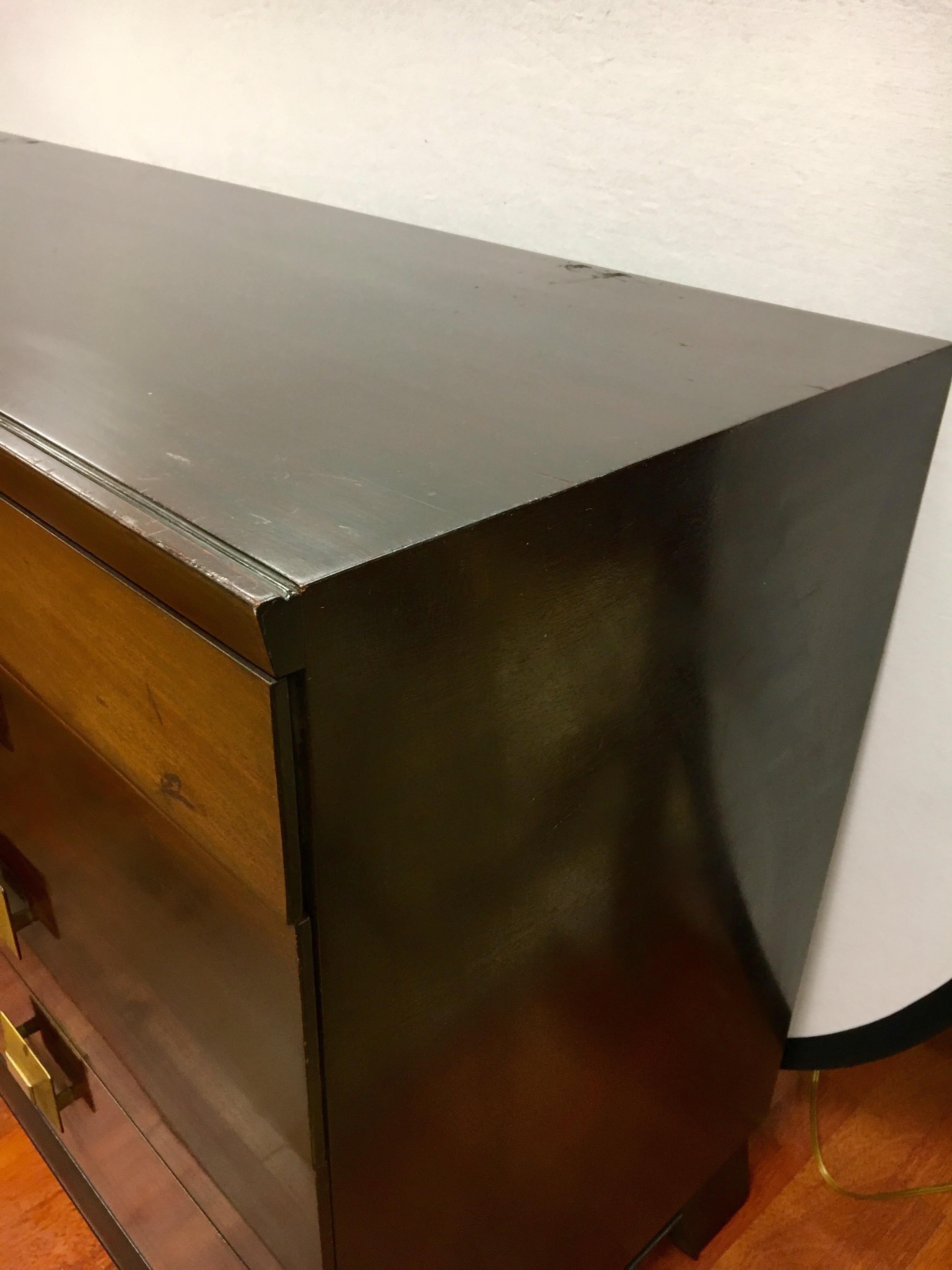 Cavalier Mid-Century Modern Mahogany Eight-Drawer Dresser Chest In Good Condition In West Hartford, CT