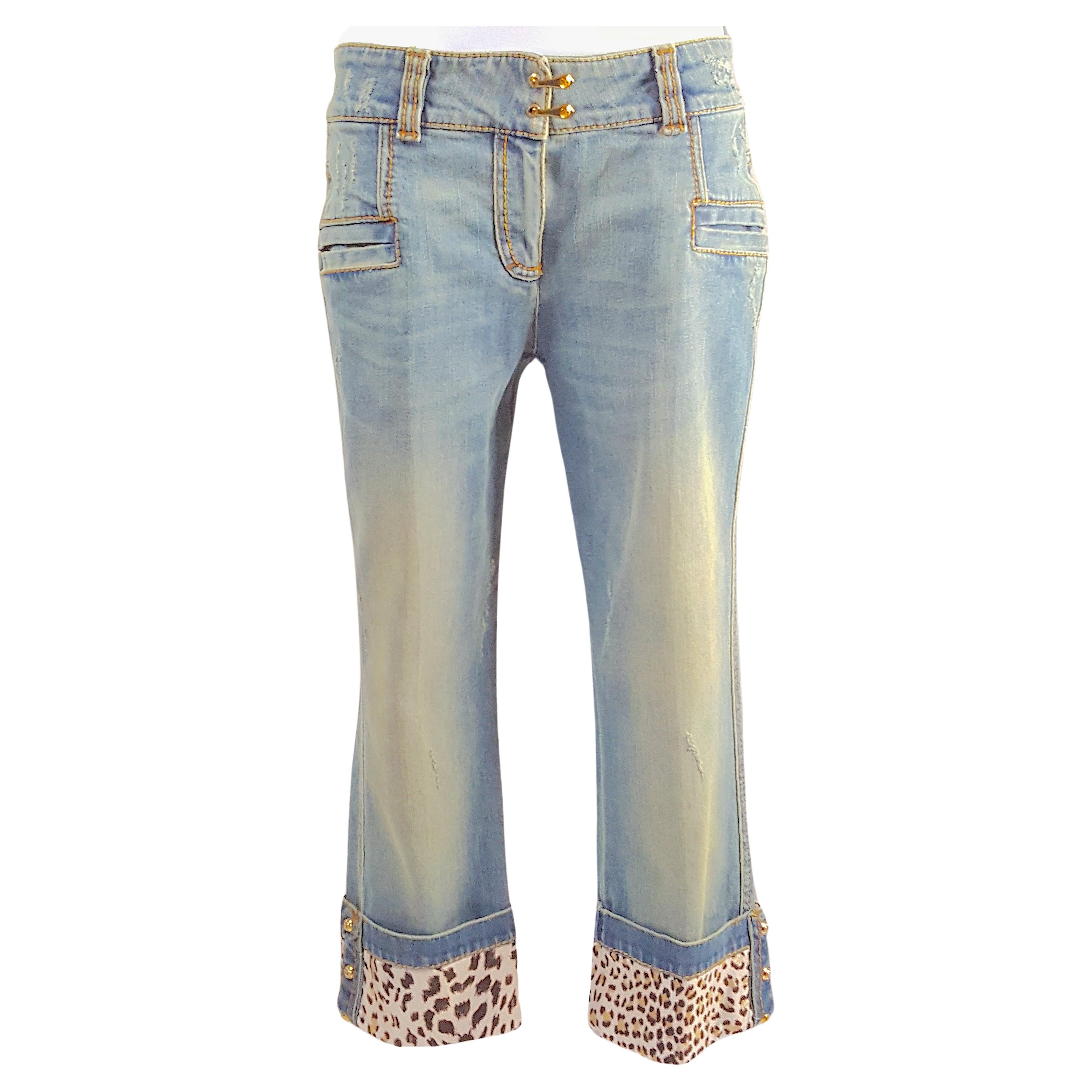 Cavalli S/S 2003 Embellished SilkLeopard Set SequinsNetBlouse & CuffedCapriJeans In Good Condition For Sale In Chicago, IL