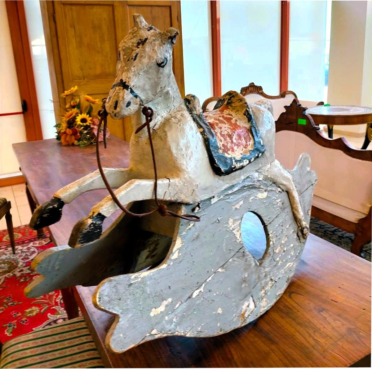 XIXe siècle Cavallino a dondolo del 1800 in cartapesta e legno laccato en vente