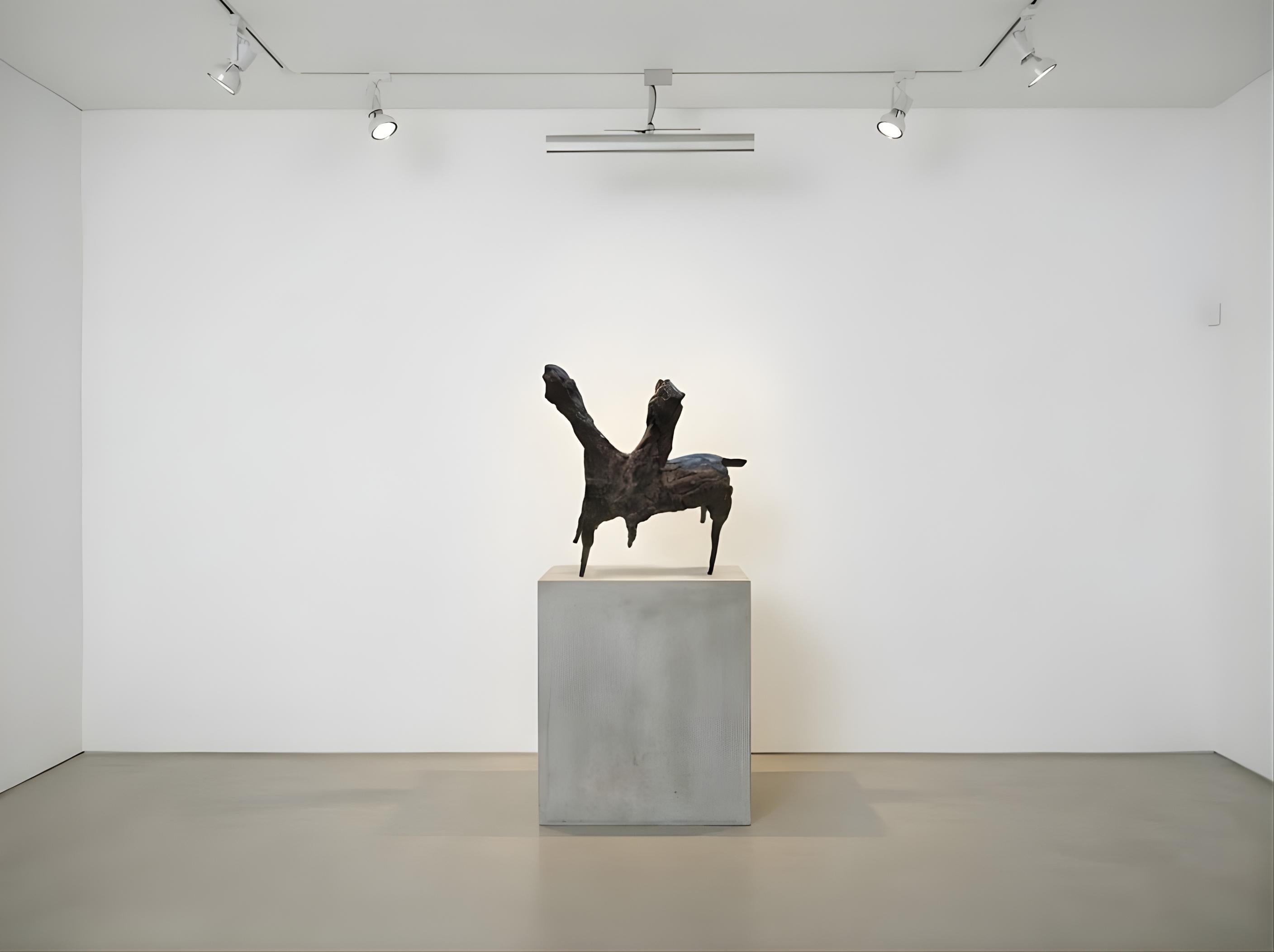 Giorgio Celiberti

BIOGRAFIE Giorgio Celiberti est né à Udine en 1929. Comincia giovanissimo a dipingere, appena diciannovenne partecipa, infatti, alla Biennale di Venezia del 1948, la prima del dopoguerra. A Venezia frequenta il liceo artistico e