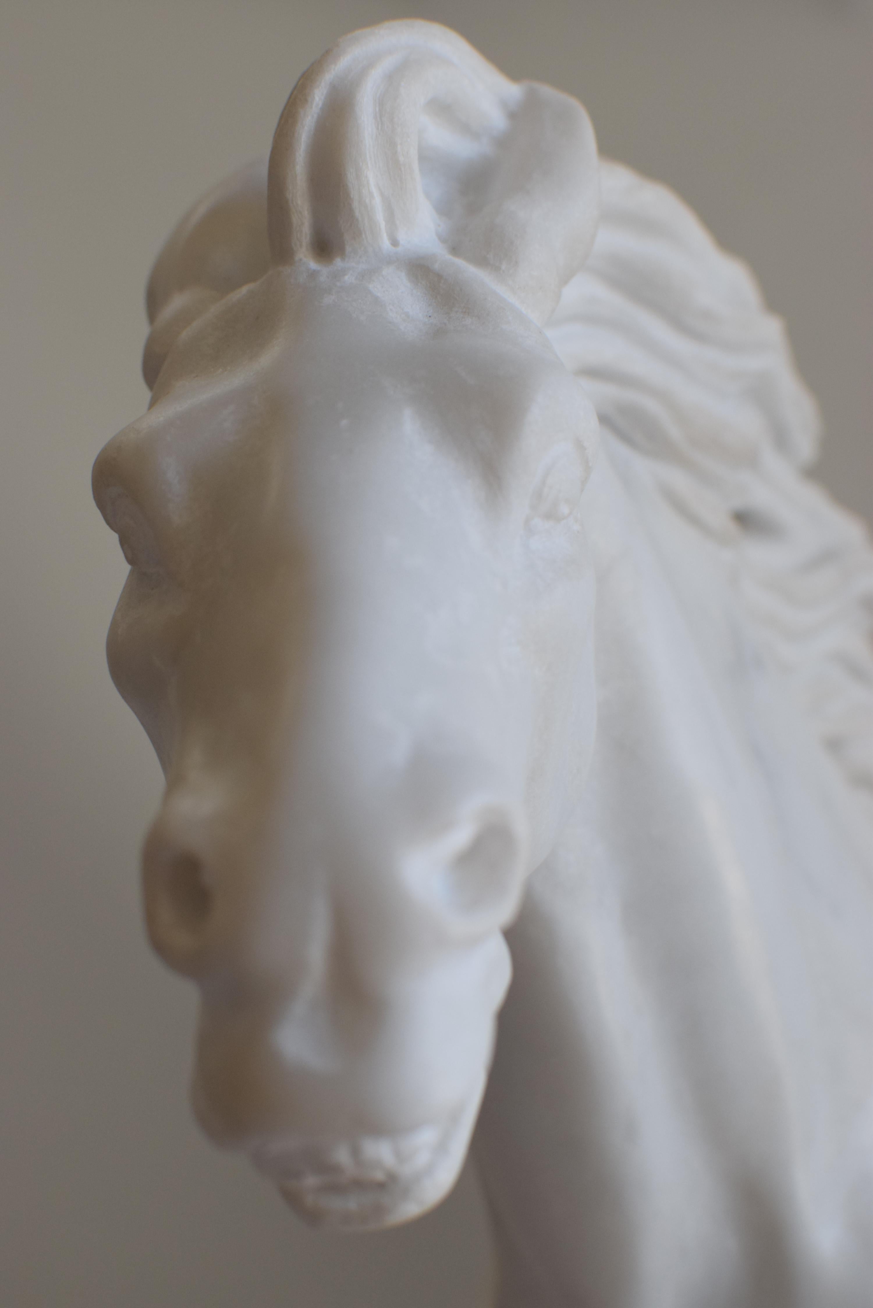 Running horse -sculpture on white Carrara marble For Sale 2