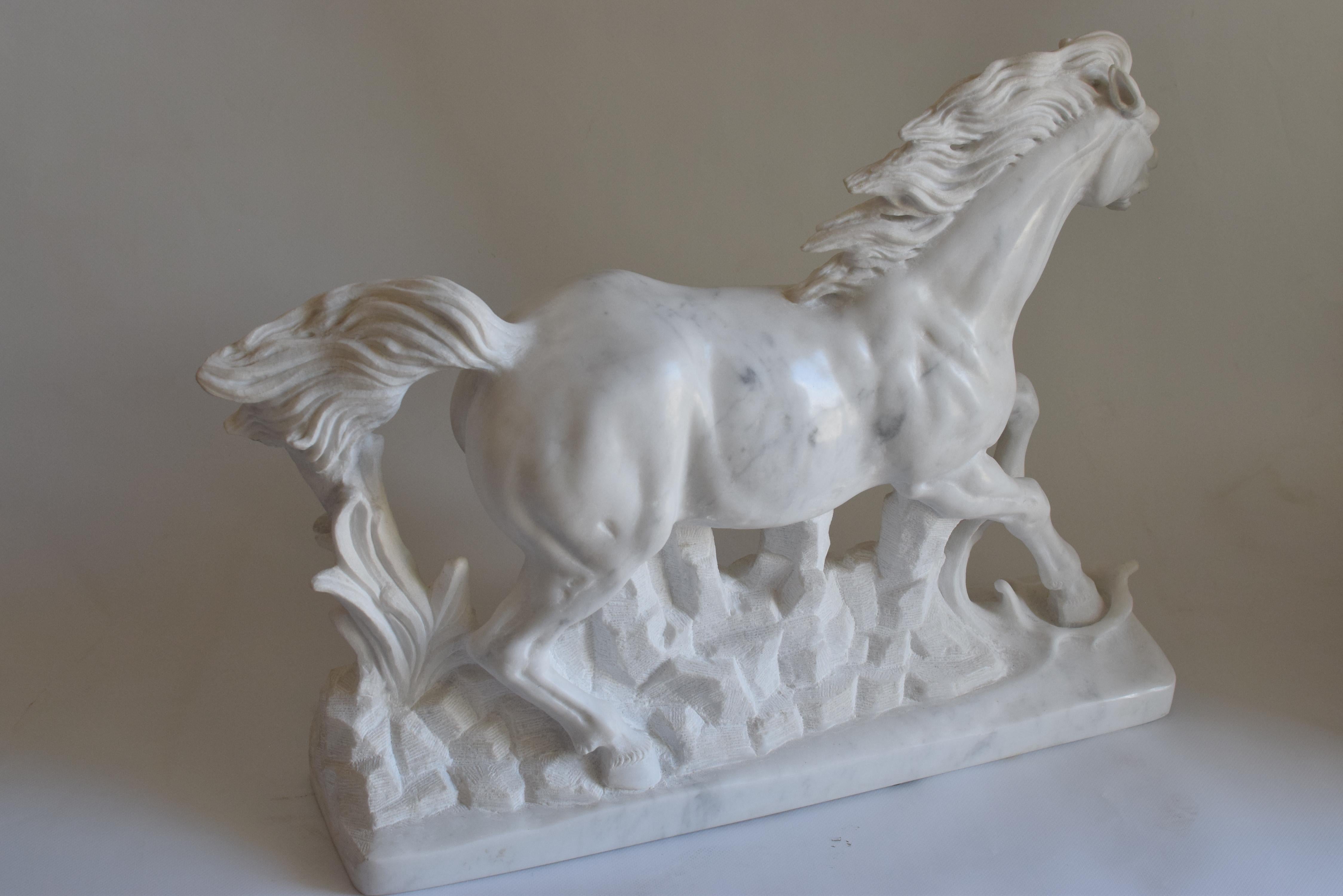 Running horse -sculpture on white Carrara marble For Sale 8