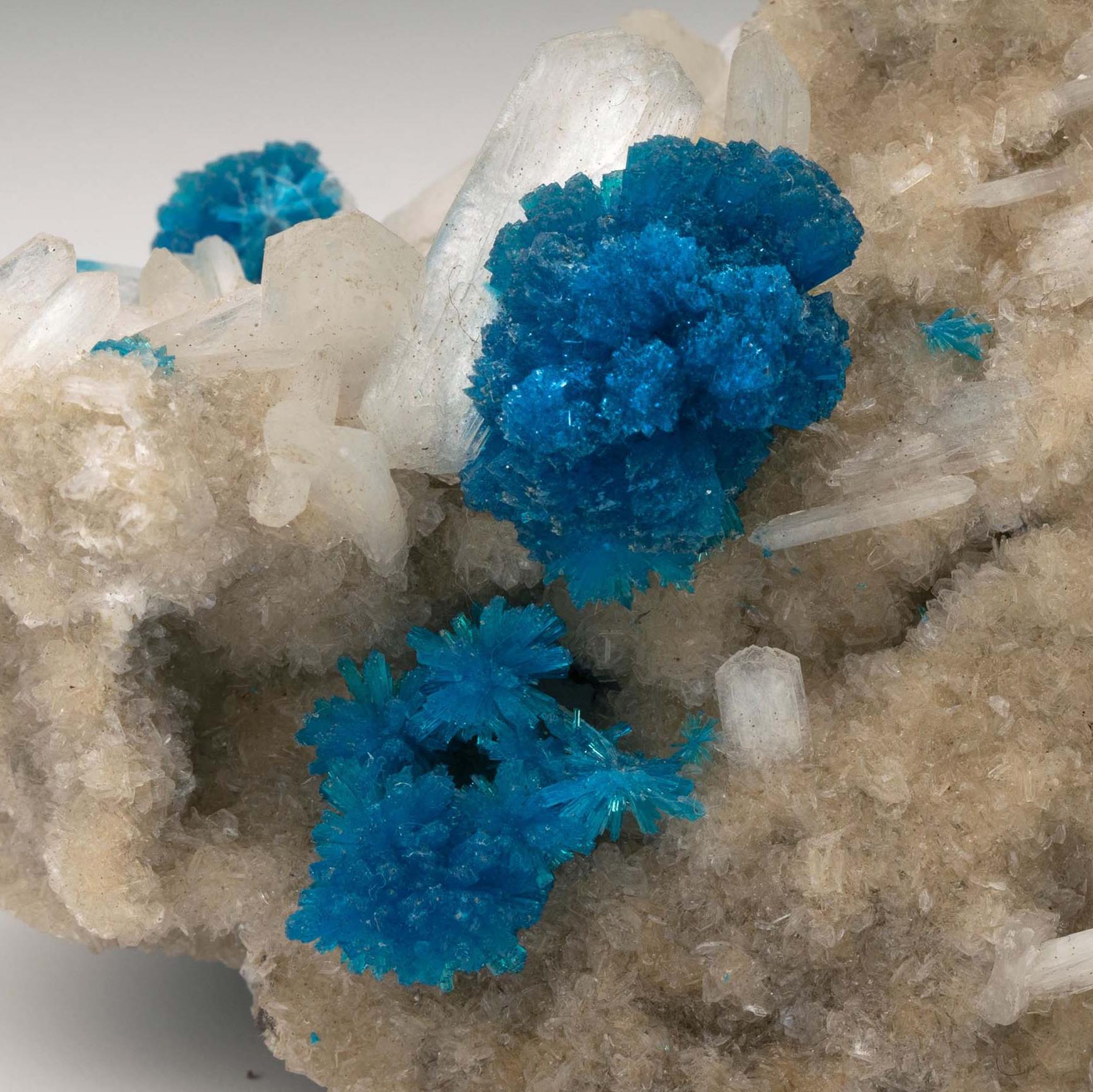Cavansite and Stilbite on Matrix In New Condition For Sale In New York, NY