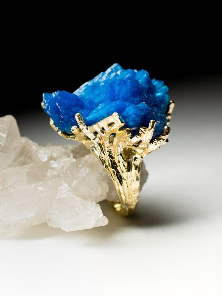 Uncut Cavansite Crystals Ring Yellow Gold Neon Blue Raw Natural Indian Gem Unisex For Sale