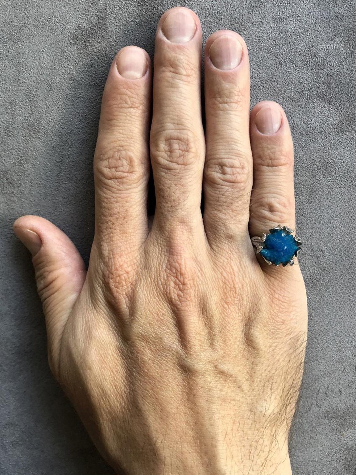 Cavansite Flower Gold Ring Art Nouveau Style Bright Blue Raw Uncut Rare Crystals For Sale 5