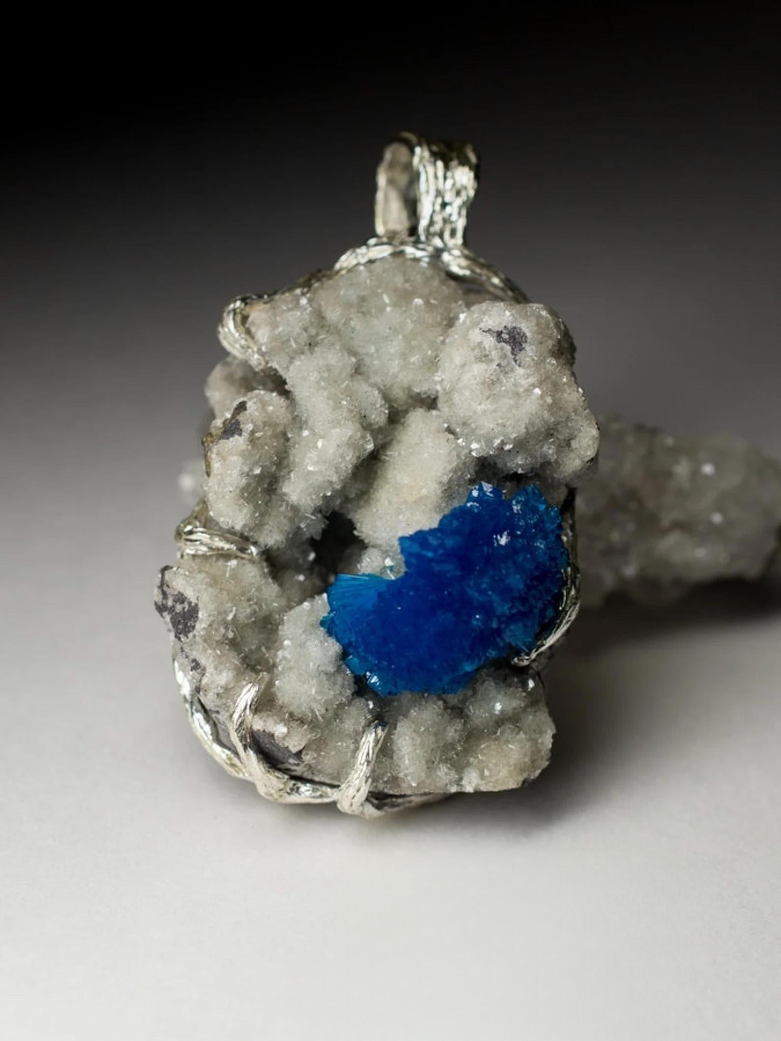 Cavansite on Dolomite necklace Blue Rare Gem Raw Crystal gift special person In New Condition For Sale In Berlin, DE