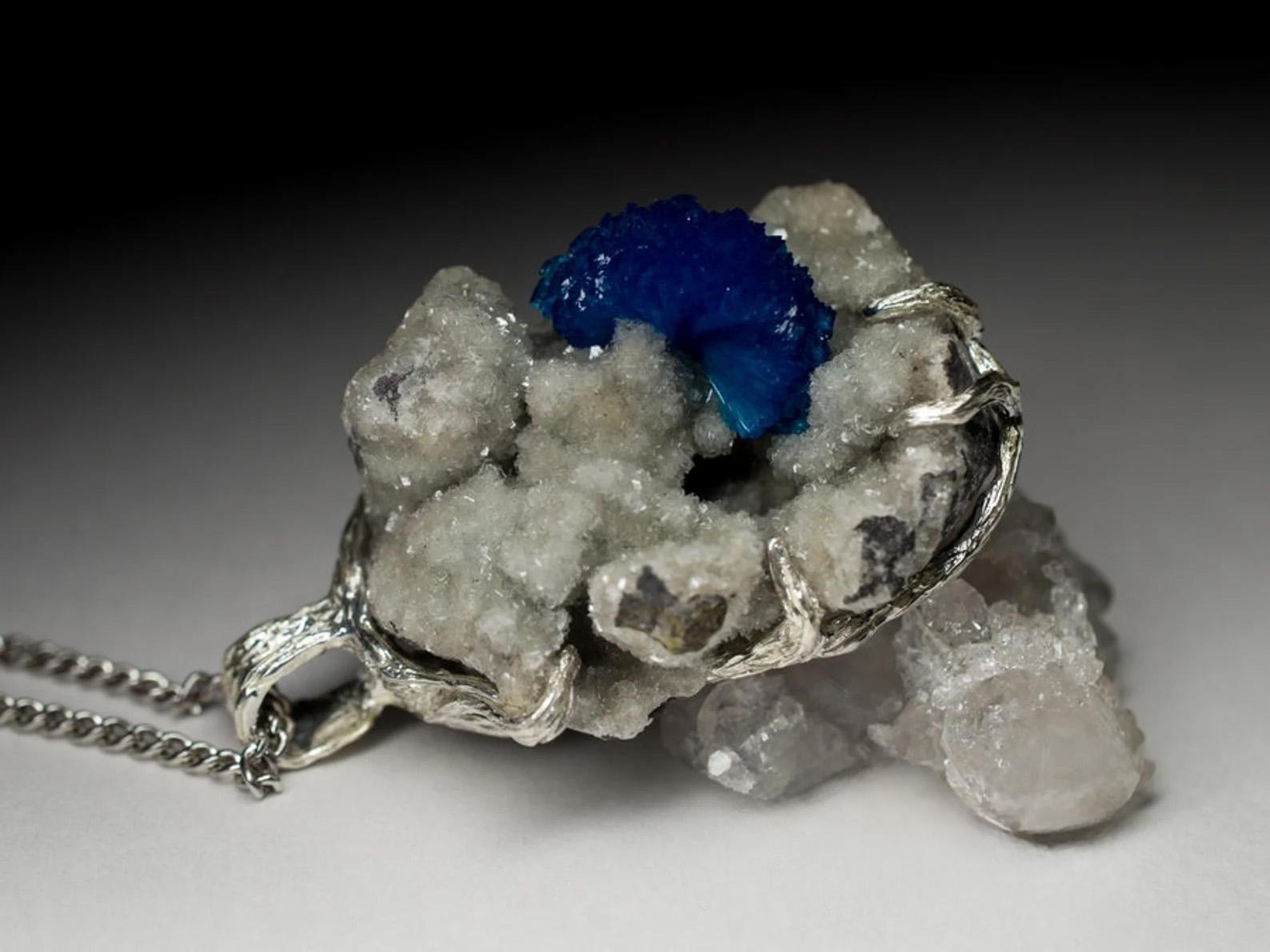 Cavansita sobre Dolomita collar Azul Gema Rara Cristal Crudo regalo persona especial en venta 3