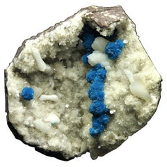 Cavansite sur quartz avec piqûre de Wagholi Quarry, Maharashtra, Inde