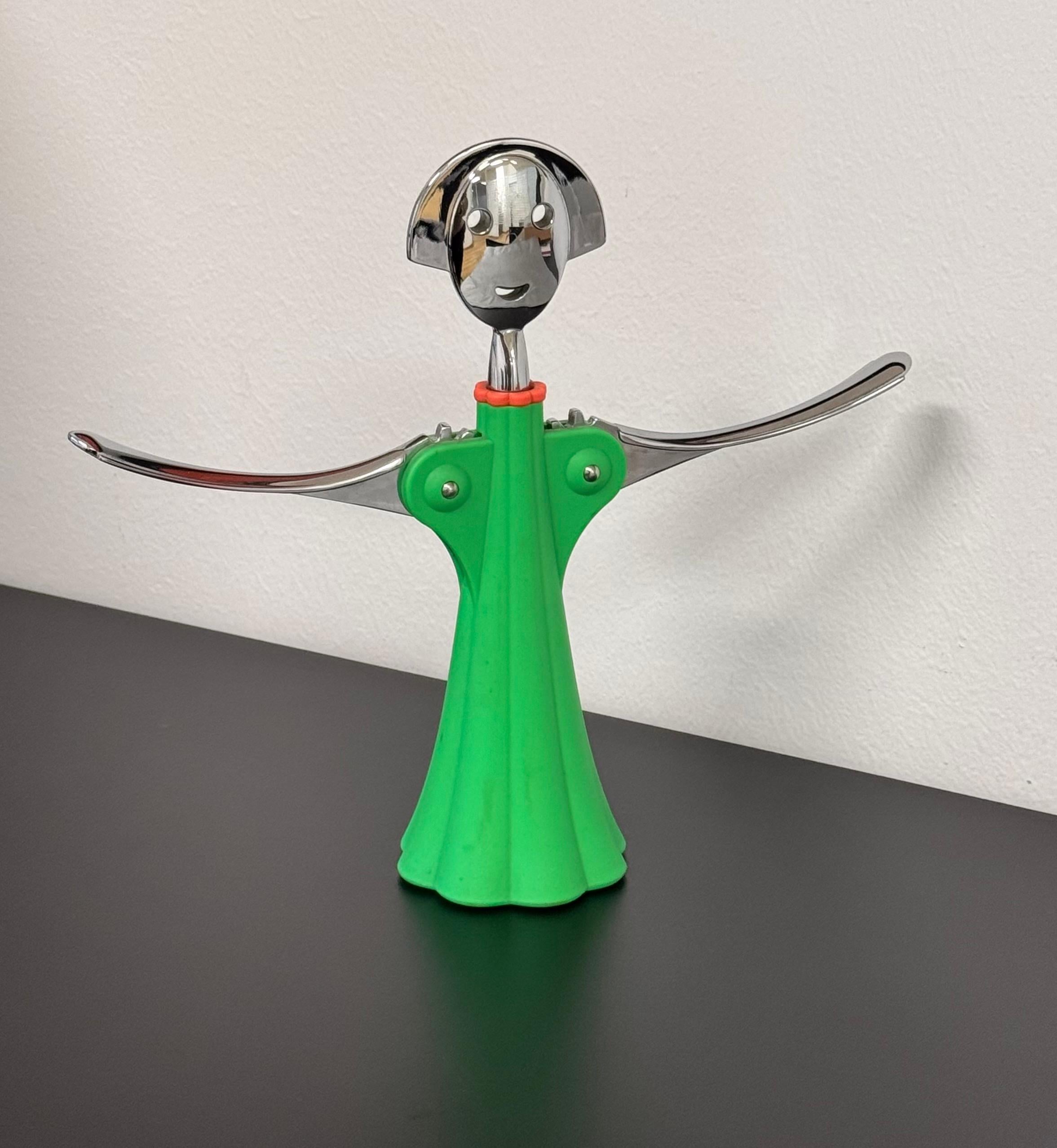 Iconico oggetto disegnato da Alessandro Mendini, per Alessi, nel 1994.
Nel suo progetto Mendini riconobbe i tratti simpatici e snelli della figura di Anna Gili, a sua volta affermata interior designer.
Chiesto ed ottenuto il suo consenso, ha potuto