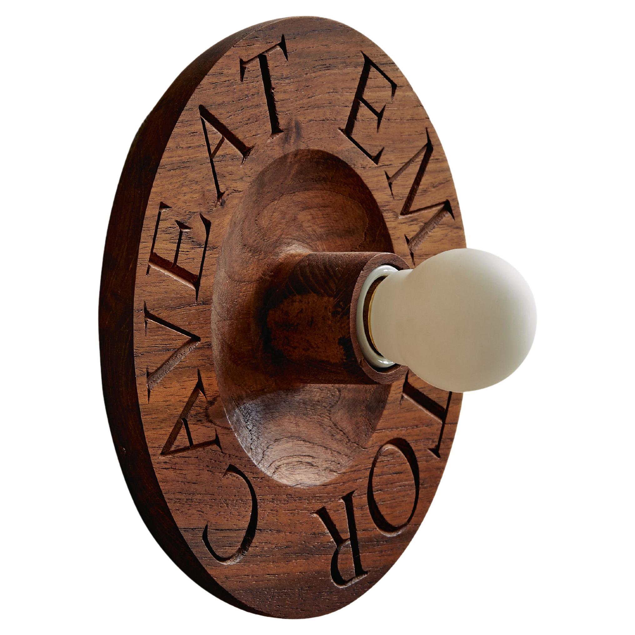 Caveat Emptor Applique in teak recuperato Illuminazione moderna realizzata a mano da Evam