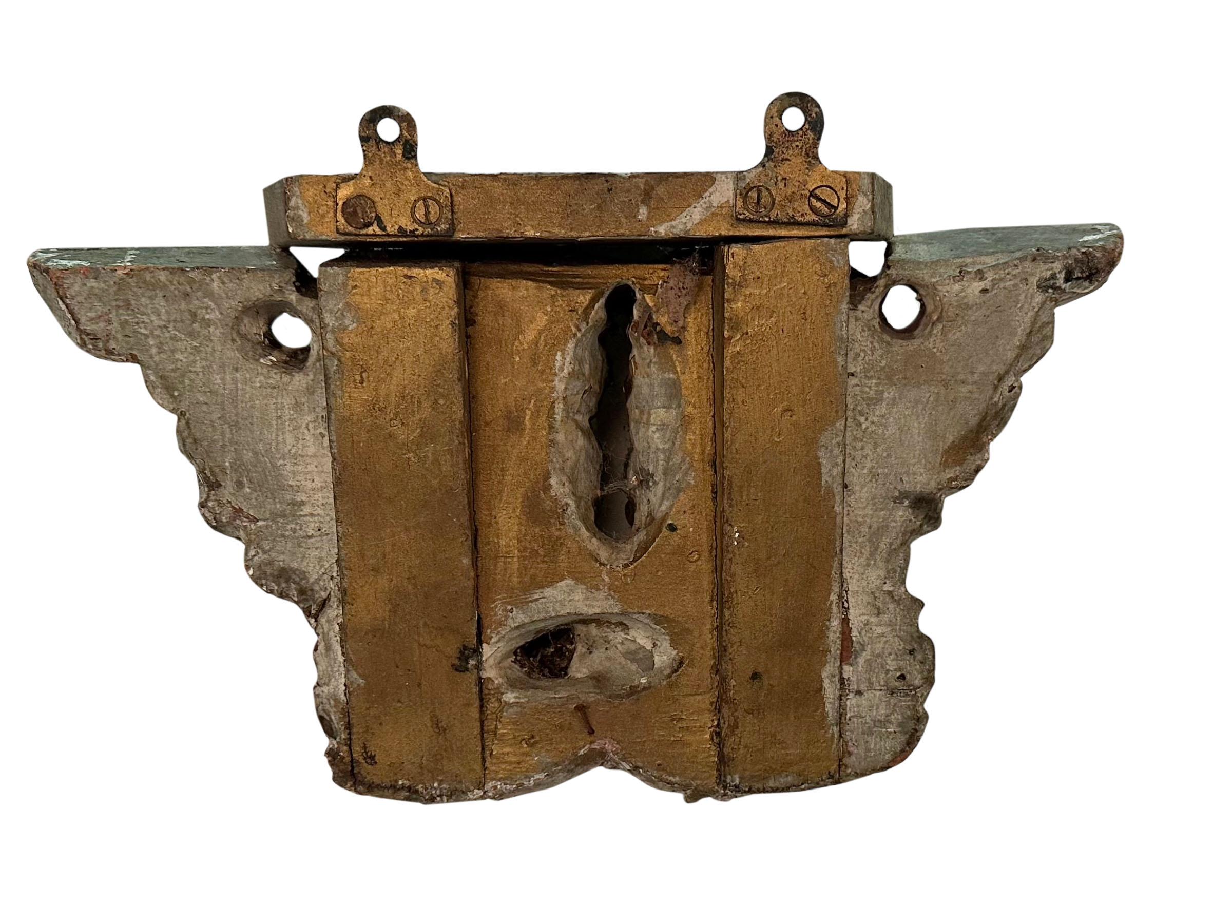 Early 19th Century Caved Wood Italian Bracket For Sale