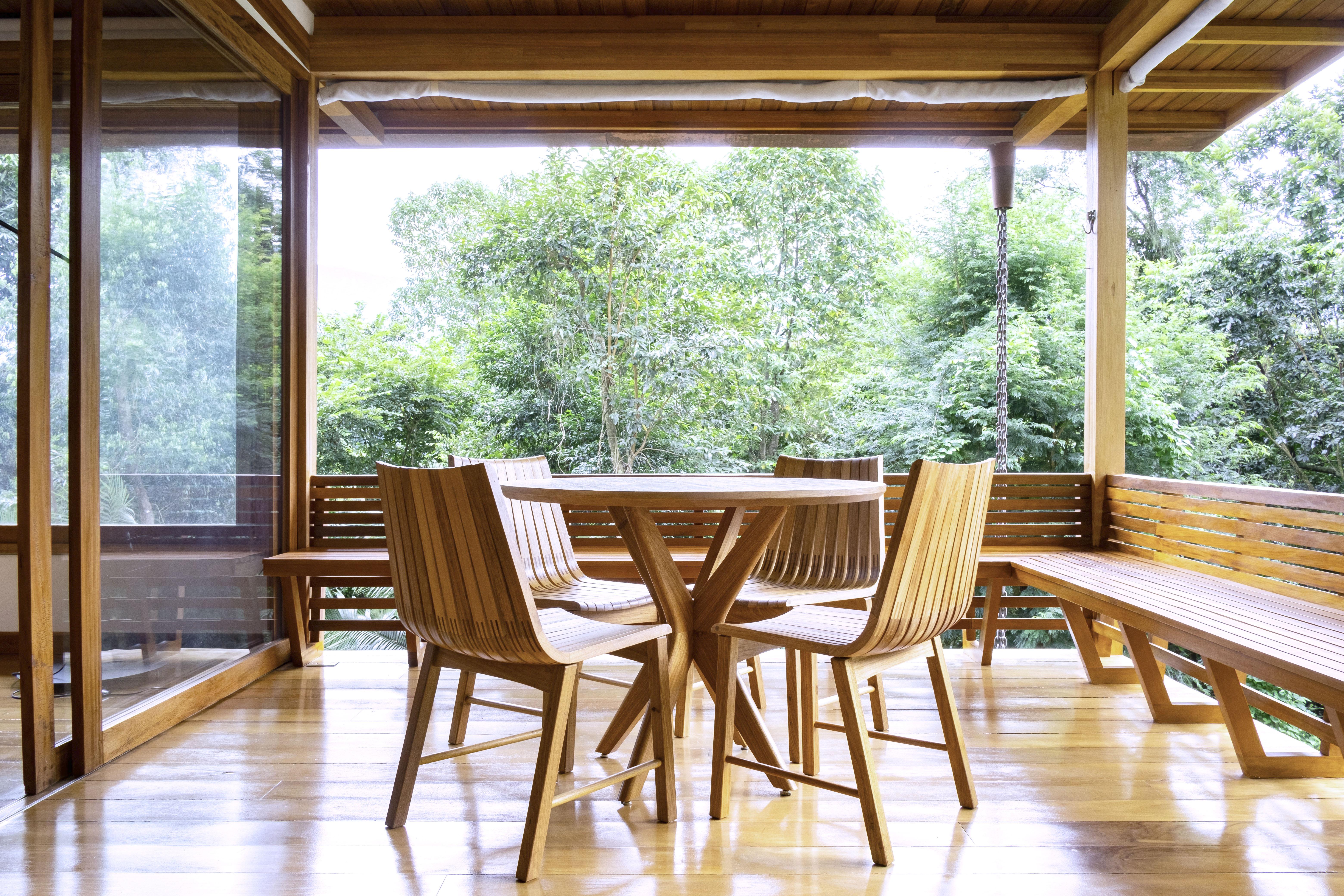 'Caverna' contemporary wooden dining chair by Brazilian Studio Knót Artesanal For Sale 4