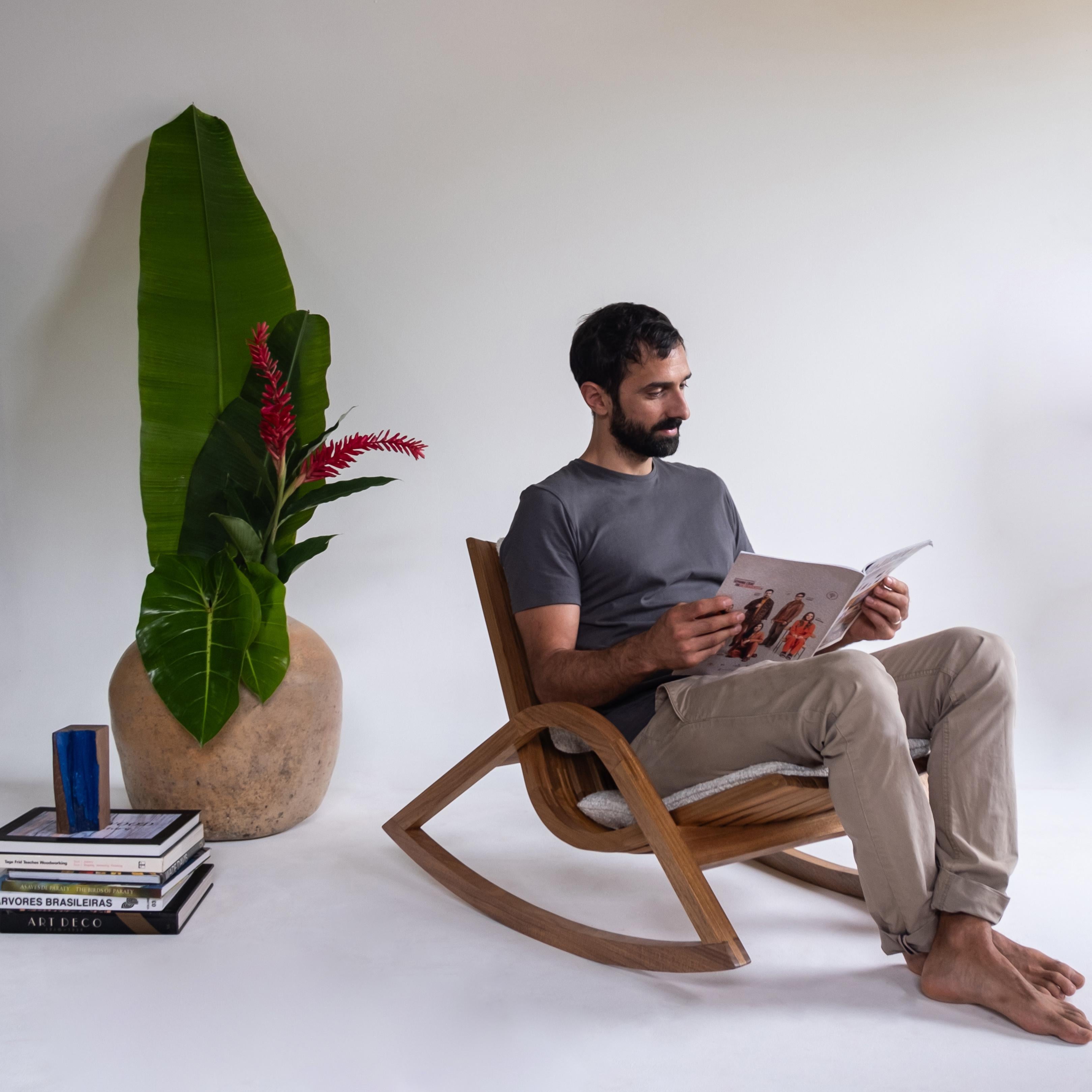 Modern 'Caverna' contemporary wooden rocking chair by Brazilian Studio Knót Artesanal For Sale