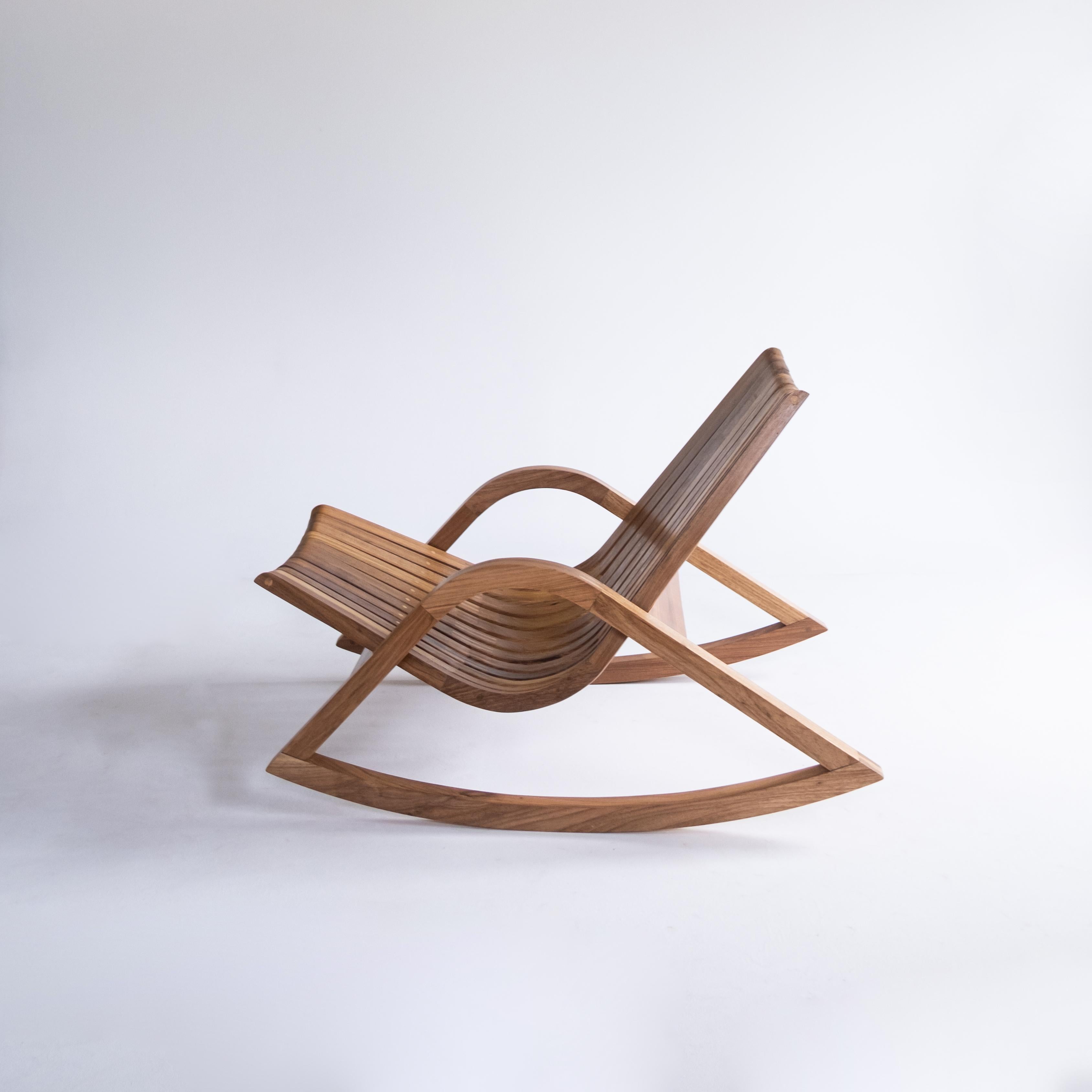 Wood 'Caverna' contemporary wooden rocking chair by Brazilian Studio Knót Artesanal For Sale