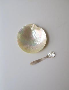 Mother of Pearl Dish Spoon Caviar
