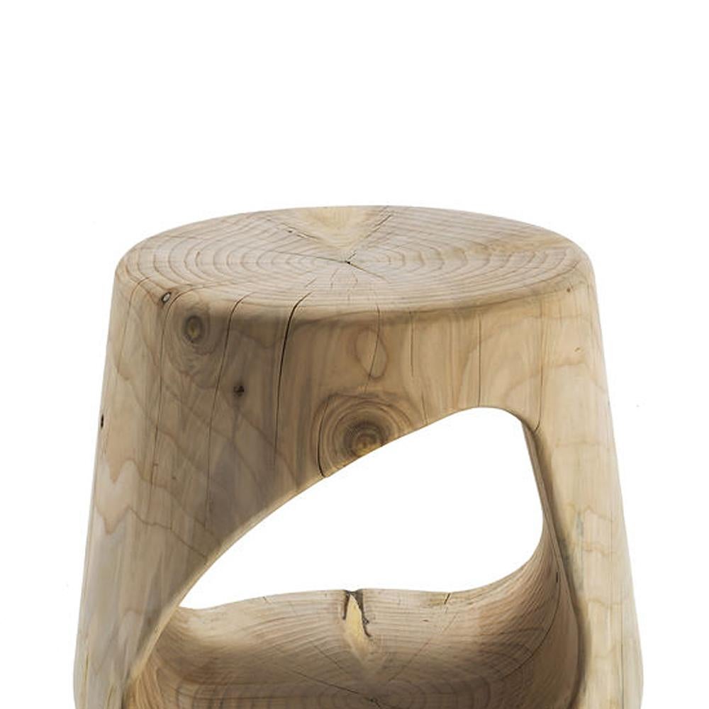 Stool cavity in solid natural aromatic cedar
wood. Made in one block of cedar wood.
Solid cedar wood include movement, 
cracks and changes in wood conditions, 
this is the essential characteristic of natural 
solid cedar wood due to natural