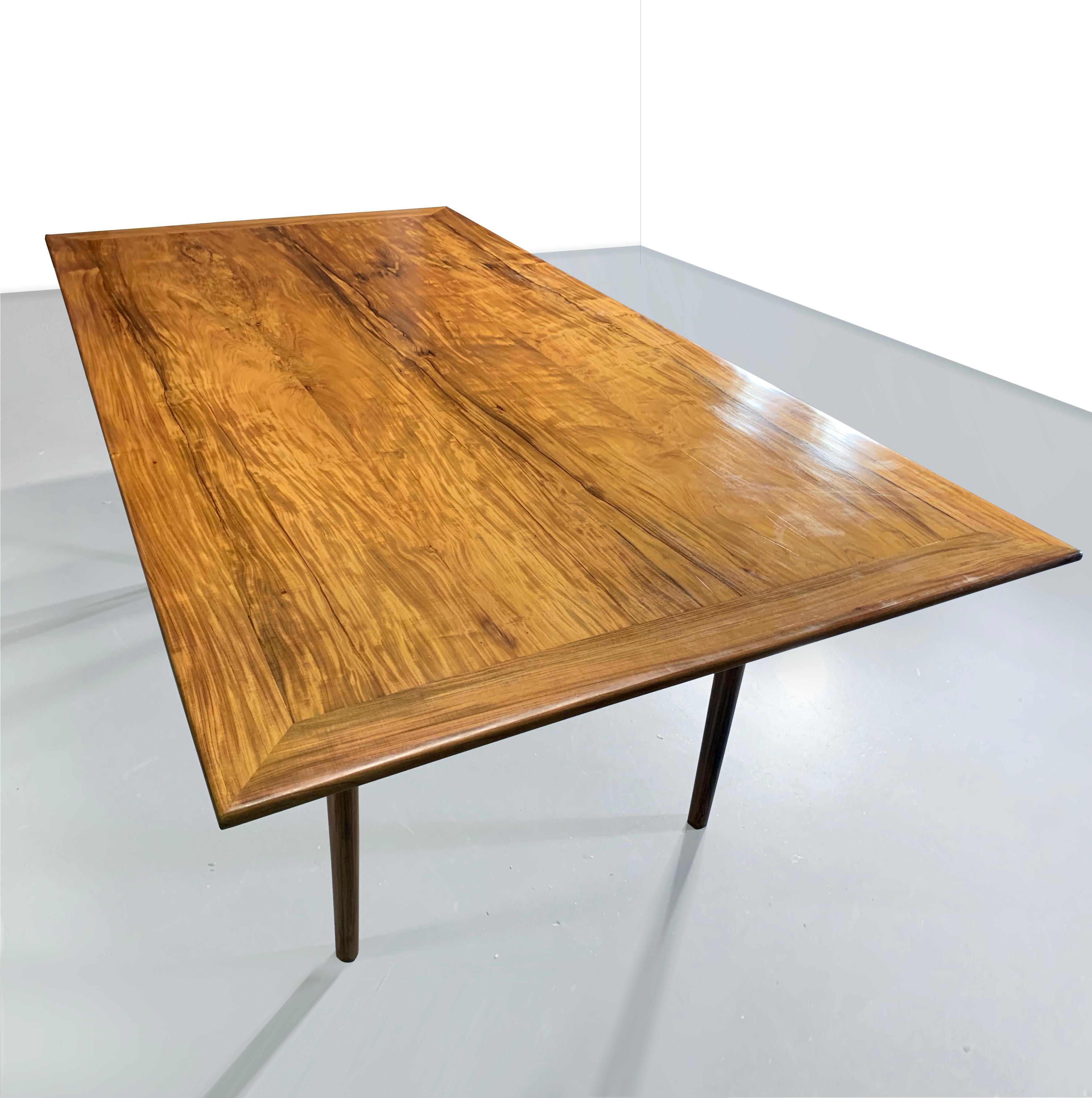 Branco & Preto
Designed and manufactured in the 1950s by Branco & Preto
This stunning solid wood dining table by Branco & Preto was part of the personal collection of Miguel Forte, one of the founding members of Branco & Preto. 
This is part of a