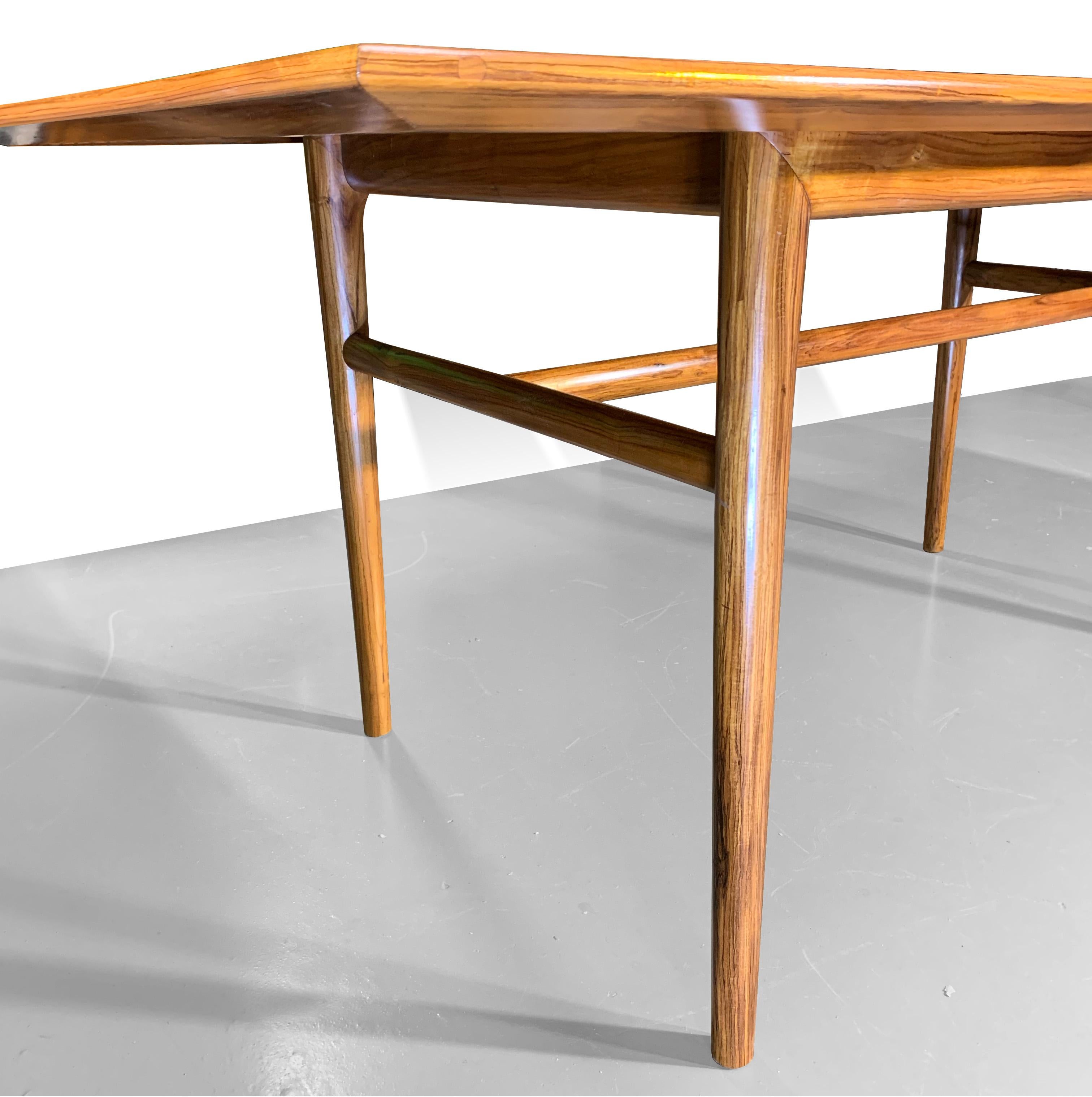 Mid-Century Modern Dining Table by Branco & Preto, Brazil, 1950s For Sale