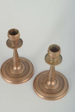 CAWA, Dänemark. Paar Messing-Kerzenständer im Art-Déco-Stil, 1940er Jahre.