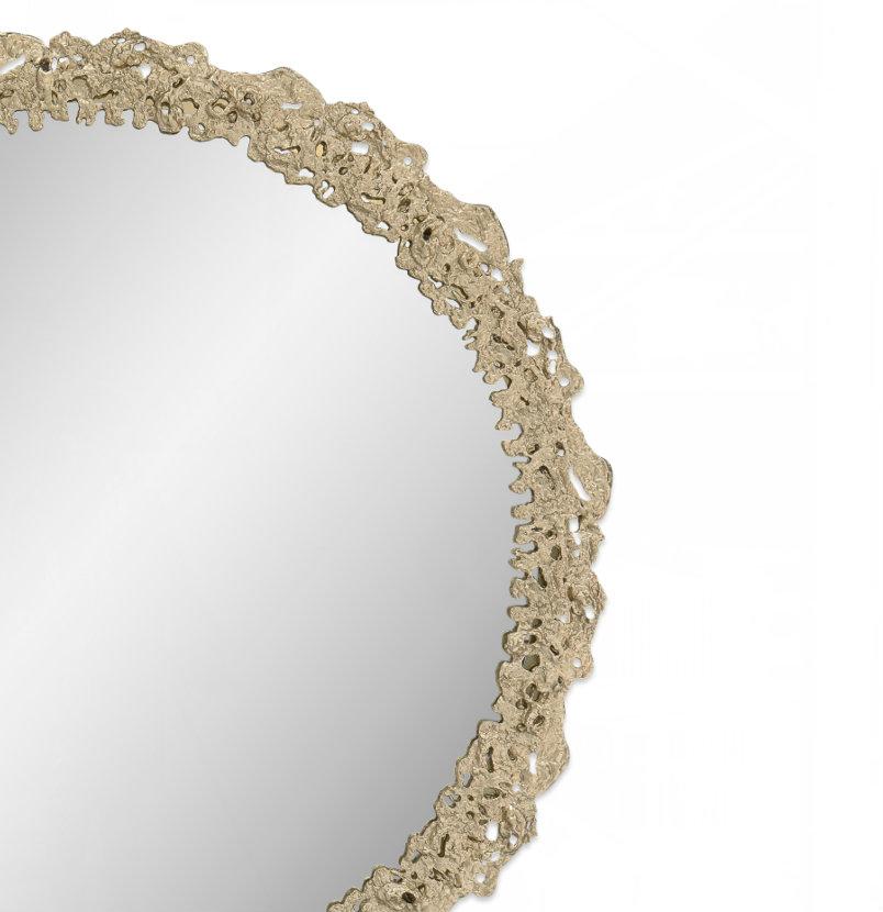 Modern Cay Mirror in Matte Casted Brass by Brabbu In New Condition For Sale In New York, NY