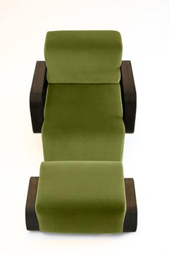 Cayenne Lounge Chair, Avocado Velvet/High Gloss Varnish Walnut