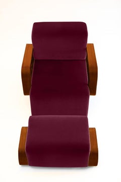 Loungesessel von Cayenne, Preiselbeerfarbener Samt/brauner Hochglanzlack aus massiver Eiche