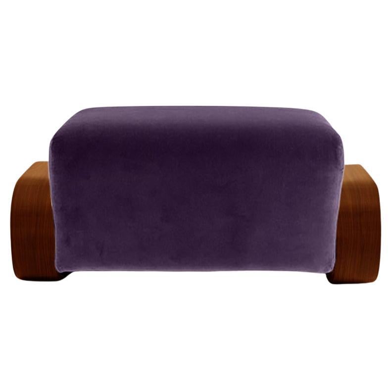 Pouf Cayenne en chêne massif marron vernissé à haute brillance/velours violet