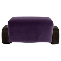 Pouf Cayenne, velours violet/vernis brillant en noyer