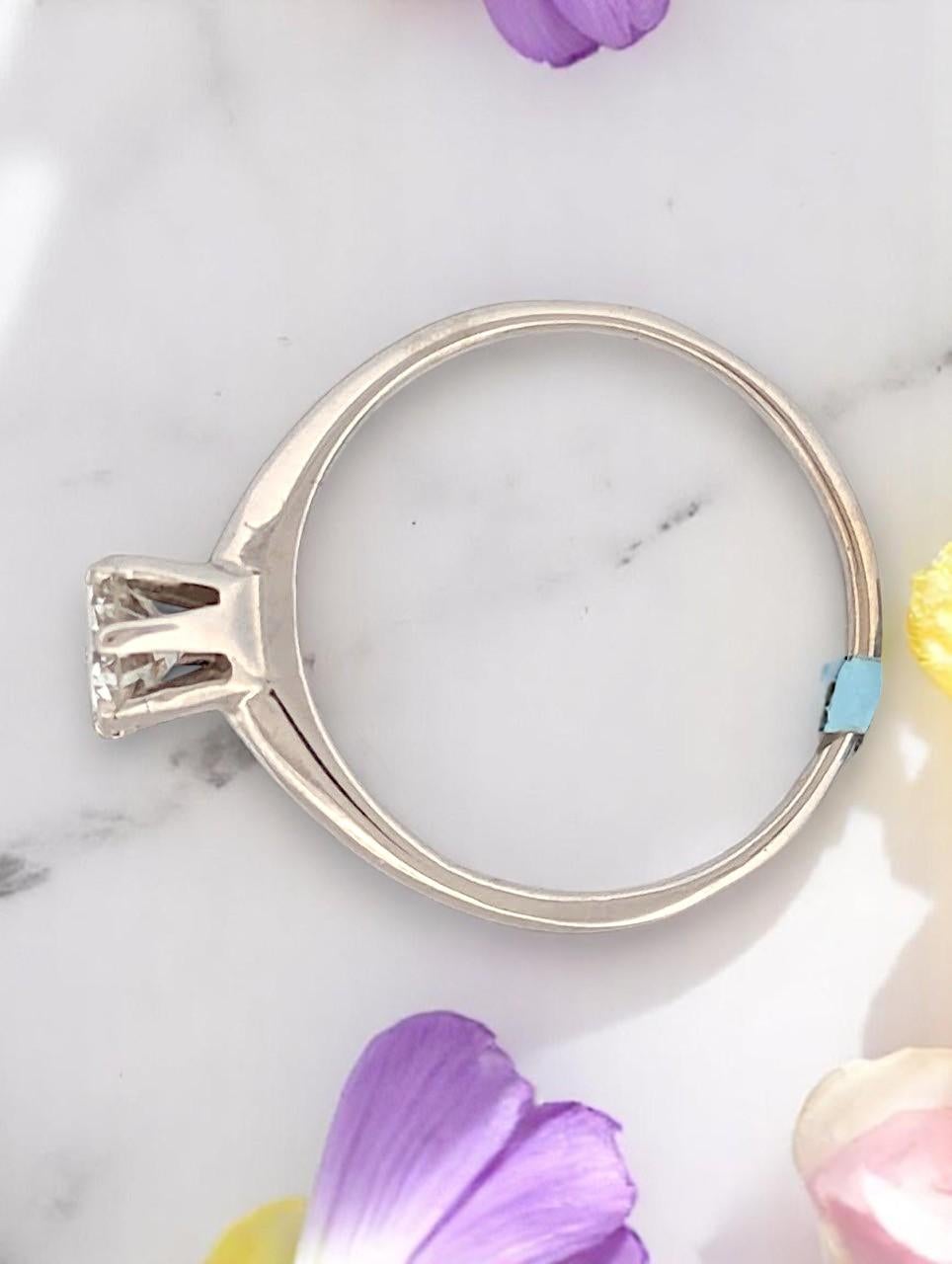 Taglio cuscino antico Anello di Cayenna  Anello con diamante in oro bianco 14k  0,46ct Gioielli scintillanti  Dimensione 5.7 in vendita